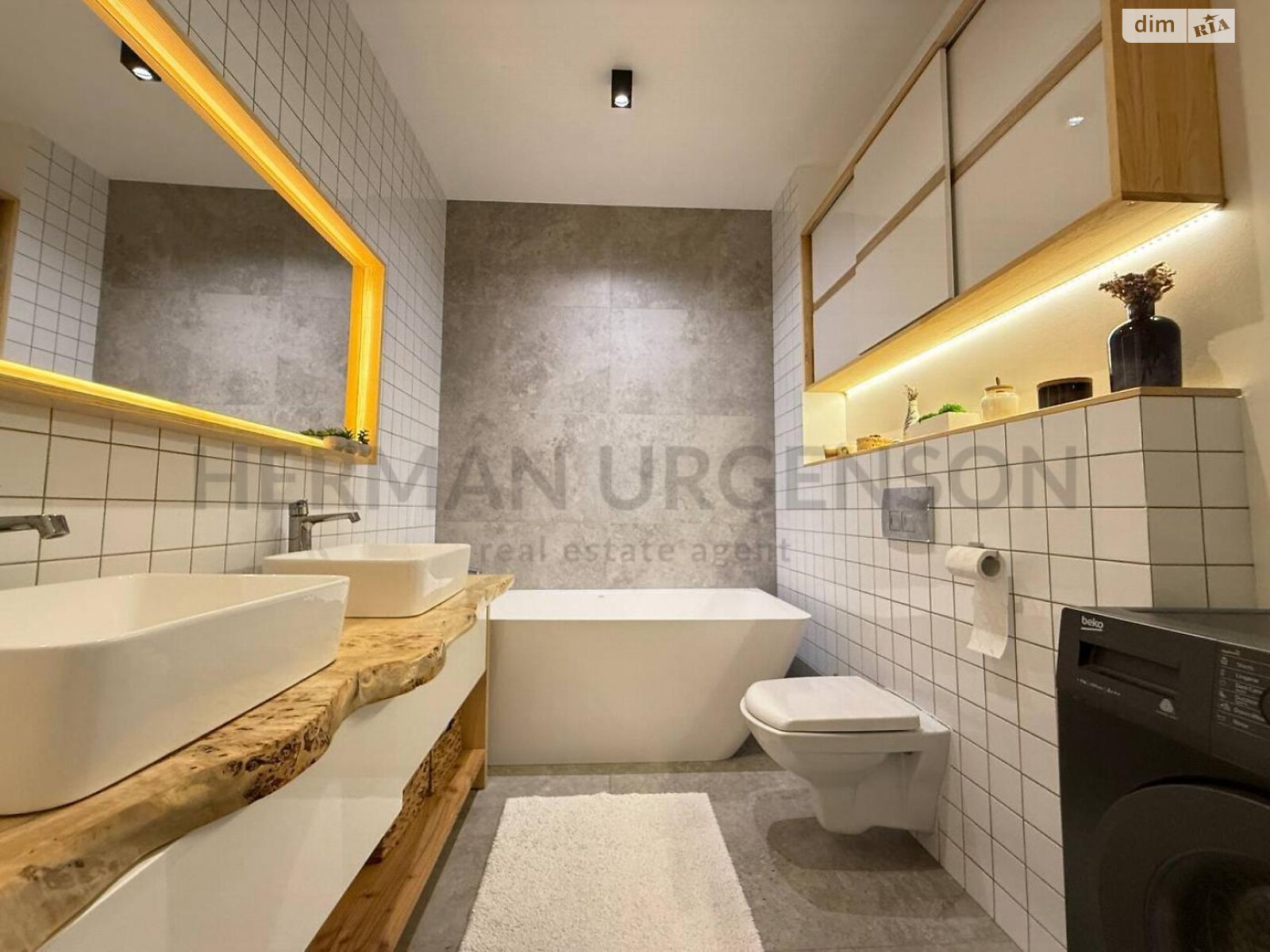 Продажа трехкомнатной квартиры в Ужгороде, на ул. Енковская, район Компотный фото 1 Продажа трехкомнатной квартиры в Ужгороде, на ул. Енковская, район Компотный фото 1