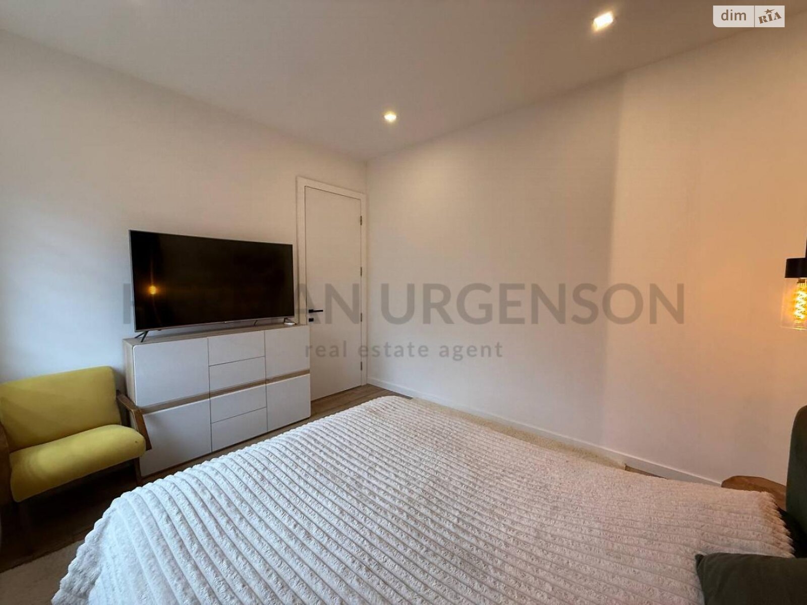 Продажа трехкомнатной квартиры в Ужгороде, на ул. Енковская, район Компотный фото 1 Продажа трехкомнатной квартиры в Ужгороде, на ул. Енковская, район Компотный фото 1