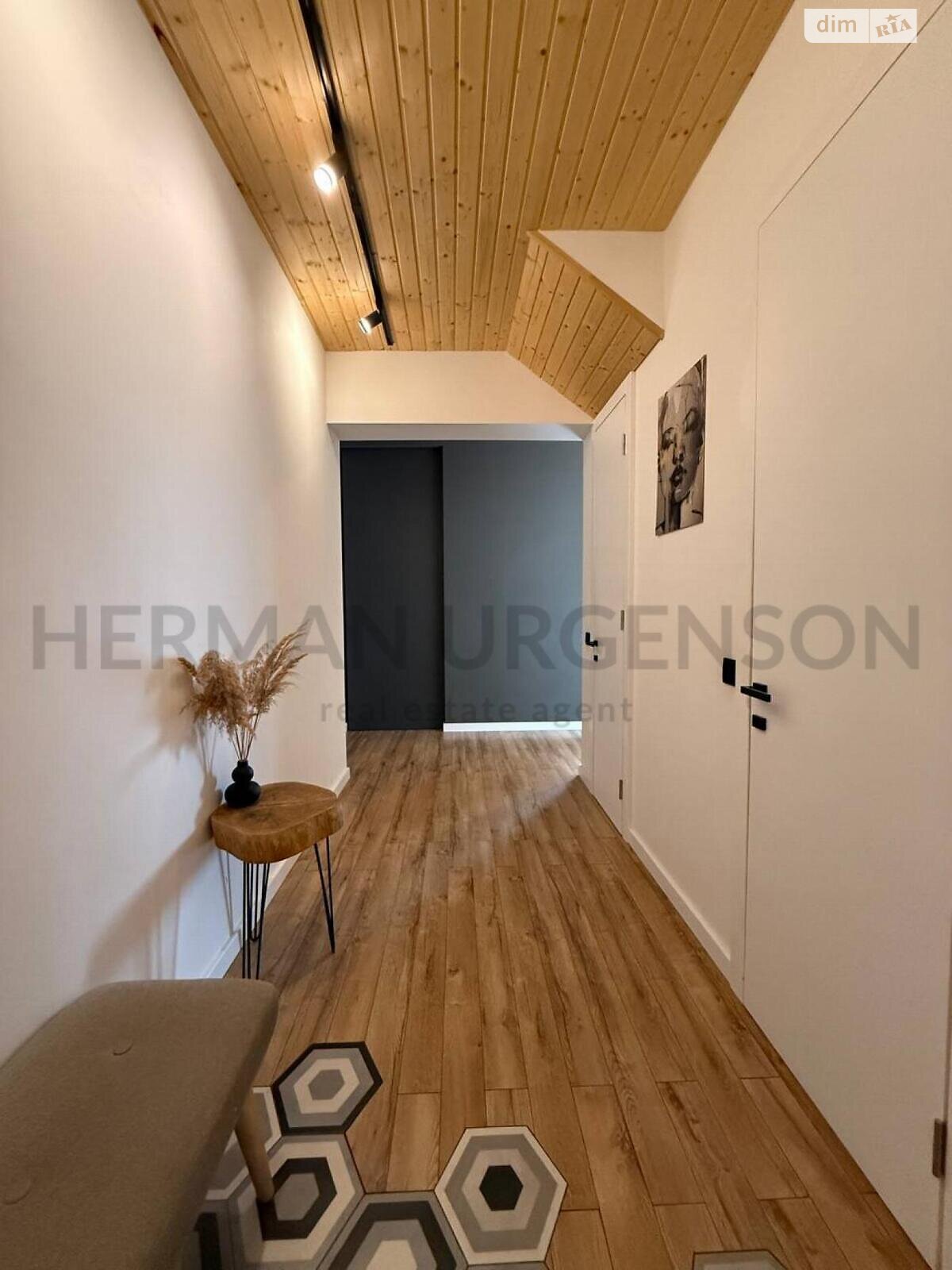 Продажа трехкомнатной квартиры в Ужгороде, на ул. Енковская, район Компотный фото 1 Продажа трехкомнатной квартиры в Ужгороде, на ул. Енковская, район Компотный фото 1