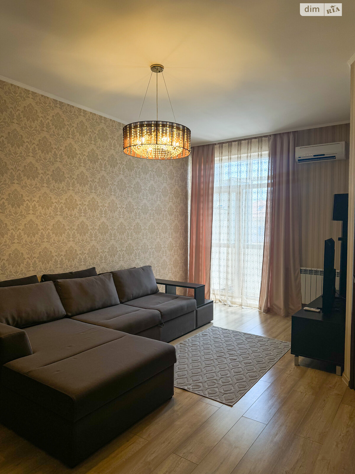 Продаж трикімнатної квартири в Ужгороді, на вул. Вишнева 24, район Компотний фото 1 Продаж трикімнатної квартири в Ужгороді, на вул. Вишнева 24, район Компотний фото 1