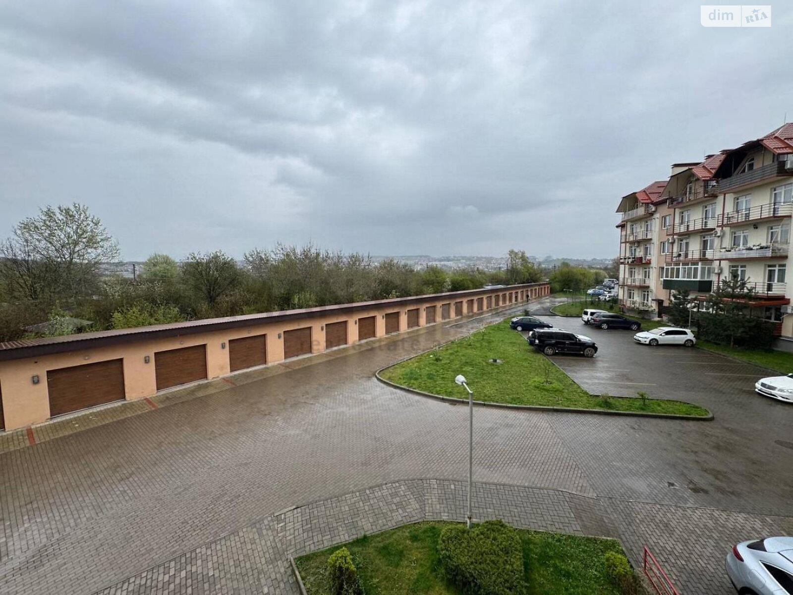 Продаж трикімнатної квартири в Ужгороді, на вул. Вишнева, район Компотний фото 1 Продаж трикімнатної квартири в Ужгороді, на вул. Вишнева, район Компотний фото 1