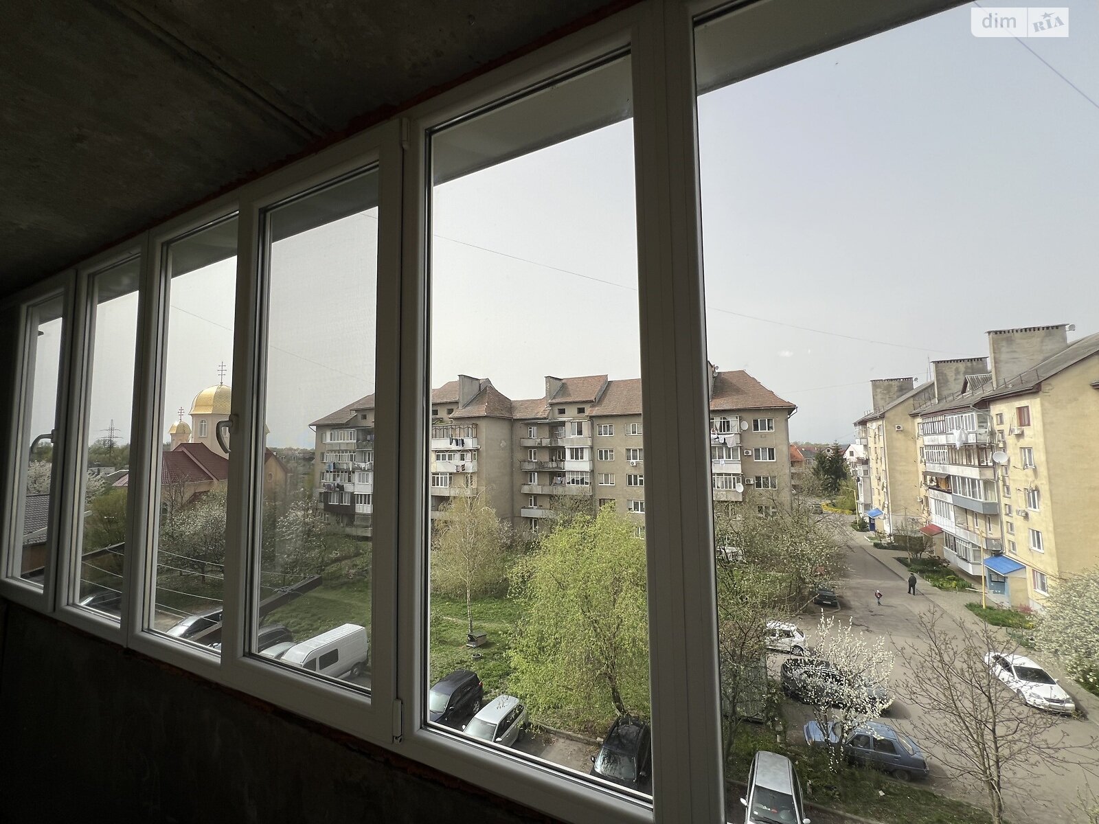 Продаж трикімнатної квартири в Ужгороді, на вул. Степана Дьолога, район Компотний фото 1