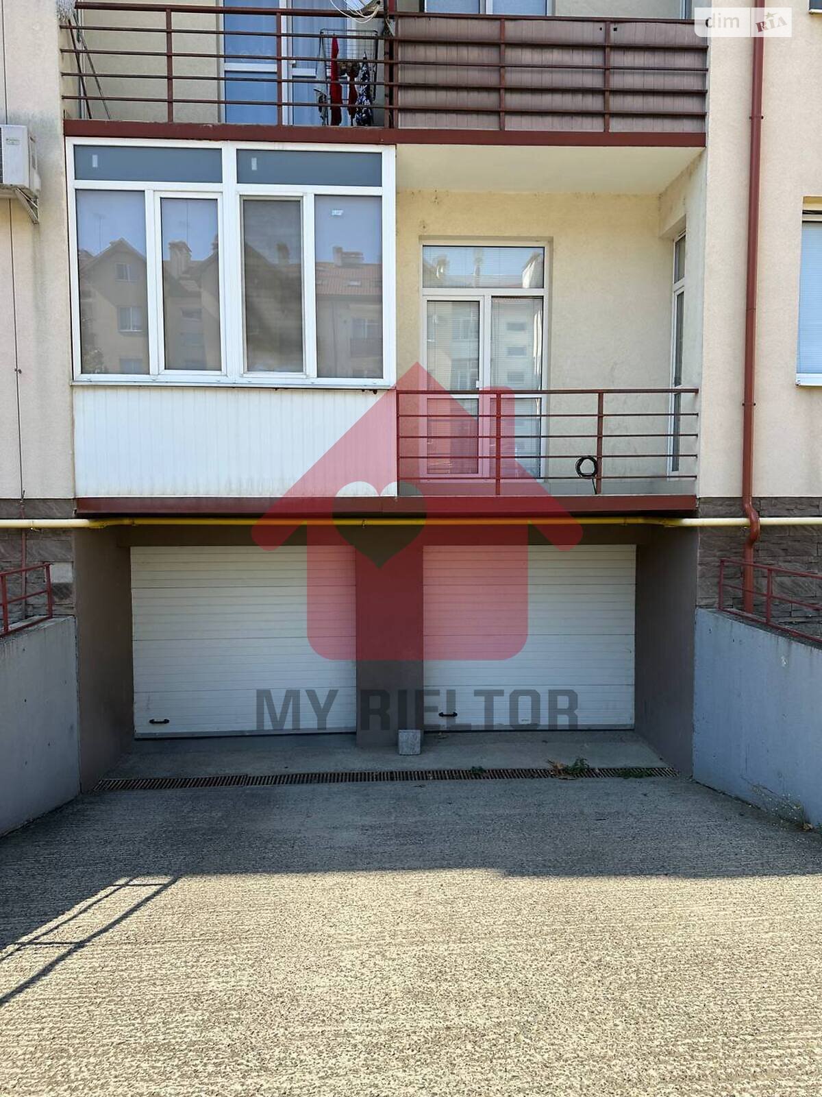Продаж трикімнатної квартири в Ужгороді, на вул. Вишнева, район Компотний фото 1 Продаж трикімнатної квартири в Ужгороді, на вул. Вишнева, район Компотний фото 1