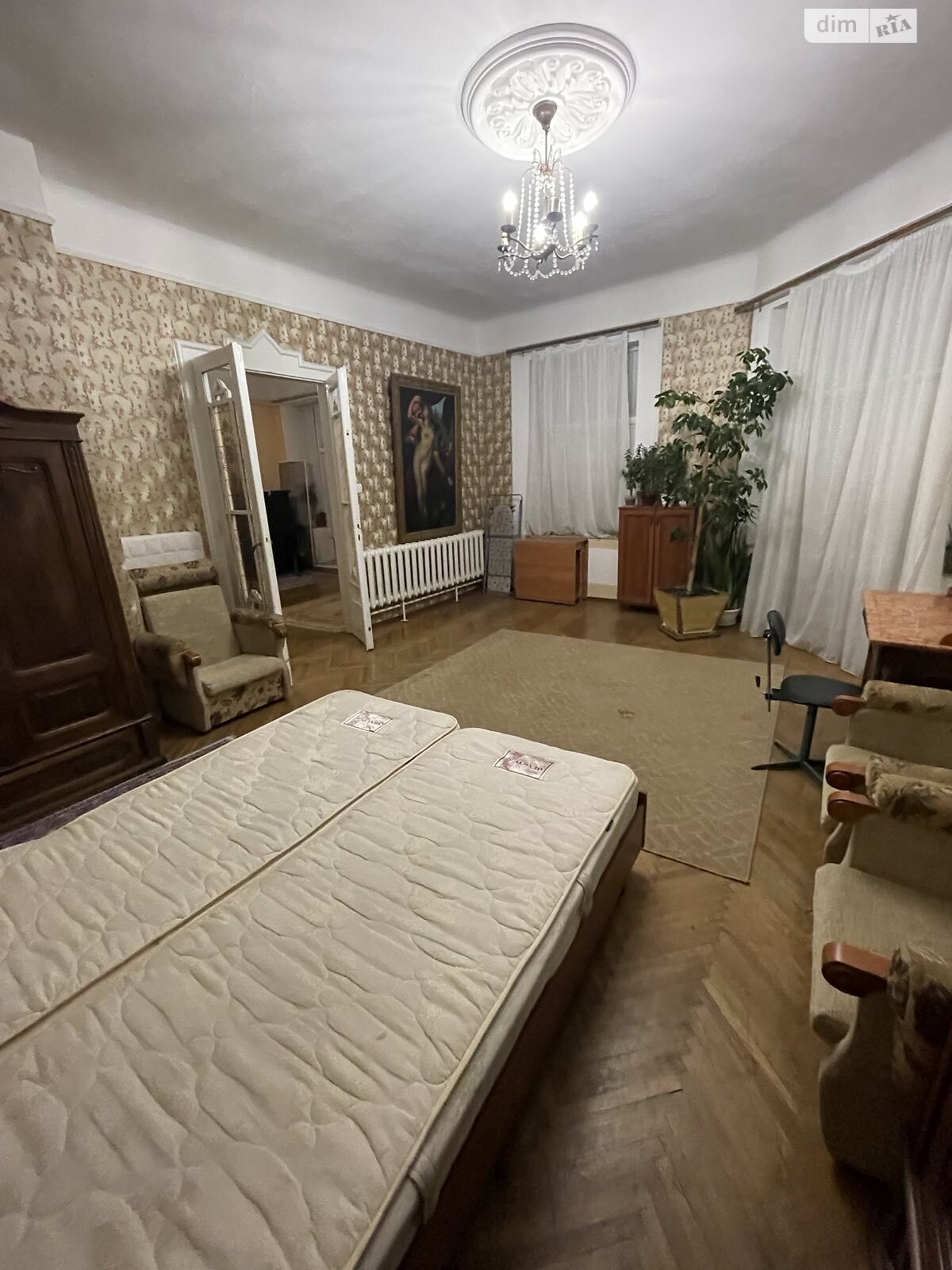 Продажа трехкомнатной квартиры в Ужгороде, на ул. Корзо, фото 1 Продажа трехкомнатной квартиры в Ужгороде, на ул. Корзо, фото 1