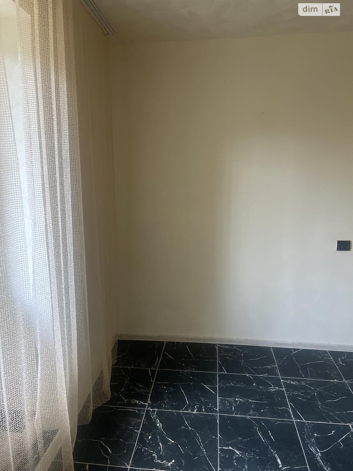 Продаж двокімнатної квартири в Ужгороді, на вул. Божук, район Мала Прага фото 4 Продаж двокімнатної квартири в Ужгороді, на вул. Божук, район Мала Прага фото 4