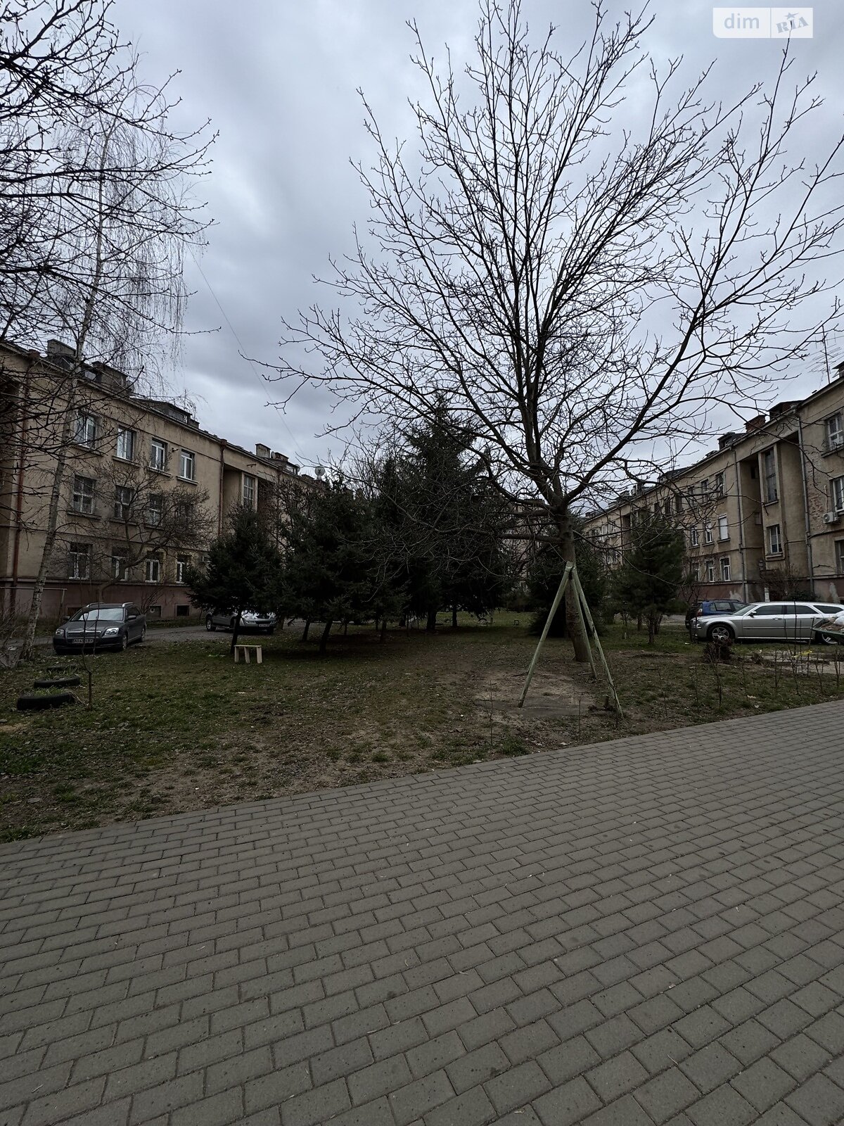 Продажа трехкомнатной квартиры в Ужгороде, на наб. Независимости, район Малый Галагов фото 1 Продажа трехкомнатной квартиры в Ужгороде, на наб. Независимости, район Малый Галагов фото 1