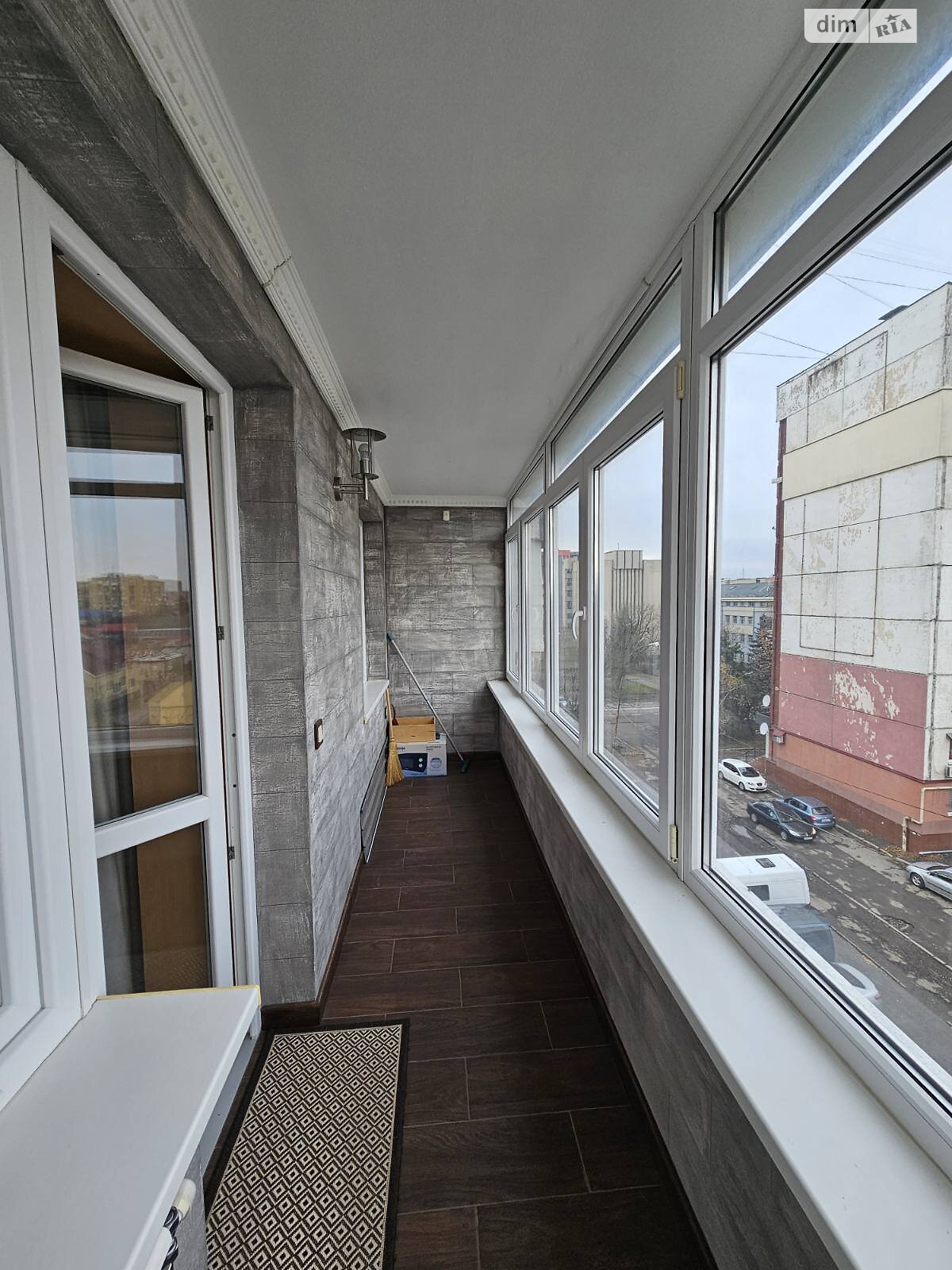 Продаж чотирикімнатної квартири в Ужгороді, на вул. Минайська, фото 1 Продаж чотирикімнатної квартири в Ужгороді, на вул. Минайська, фото 1