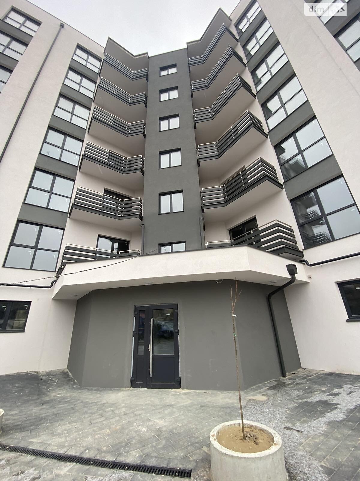 Продаж трикімнатної квартири в Ужгороді, на пров. Університетський 3, кв. 41, фото 1