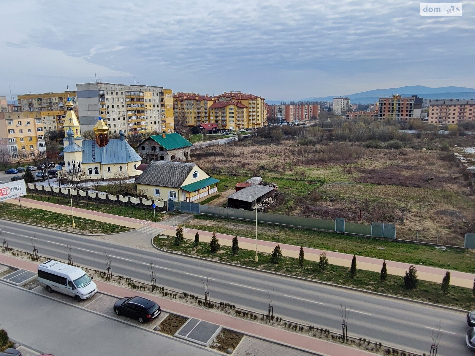 Продаж двокімнатної квартири в Ужгороді, на вул. Легоцького 80, кв. 40, район Новий фото 1