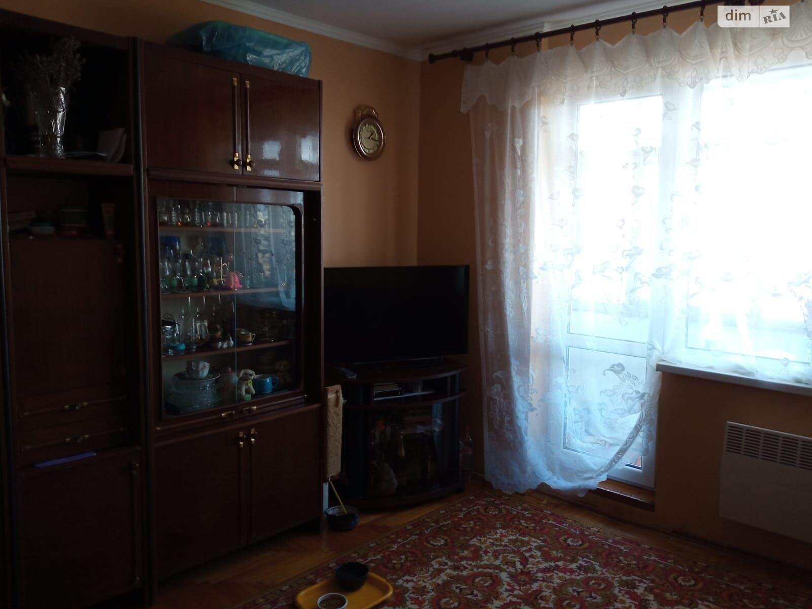 Продаж трикімнатної квартири в Ужгороді, на вул. Богомольця 12, район Новий фото 1