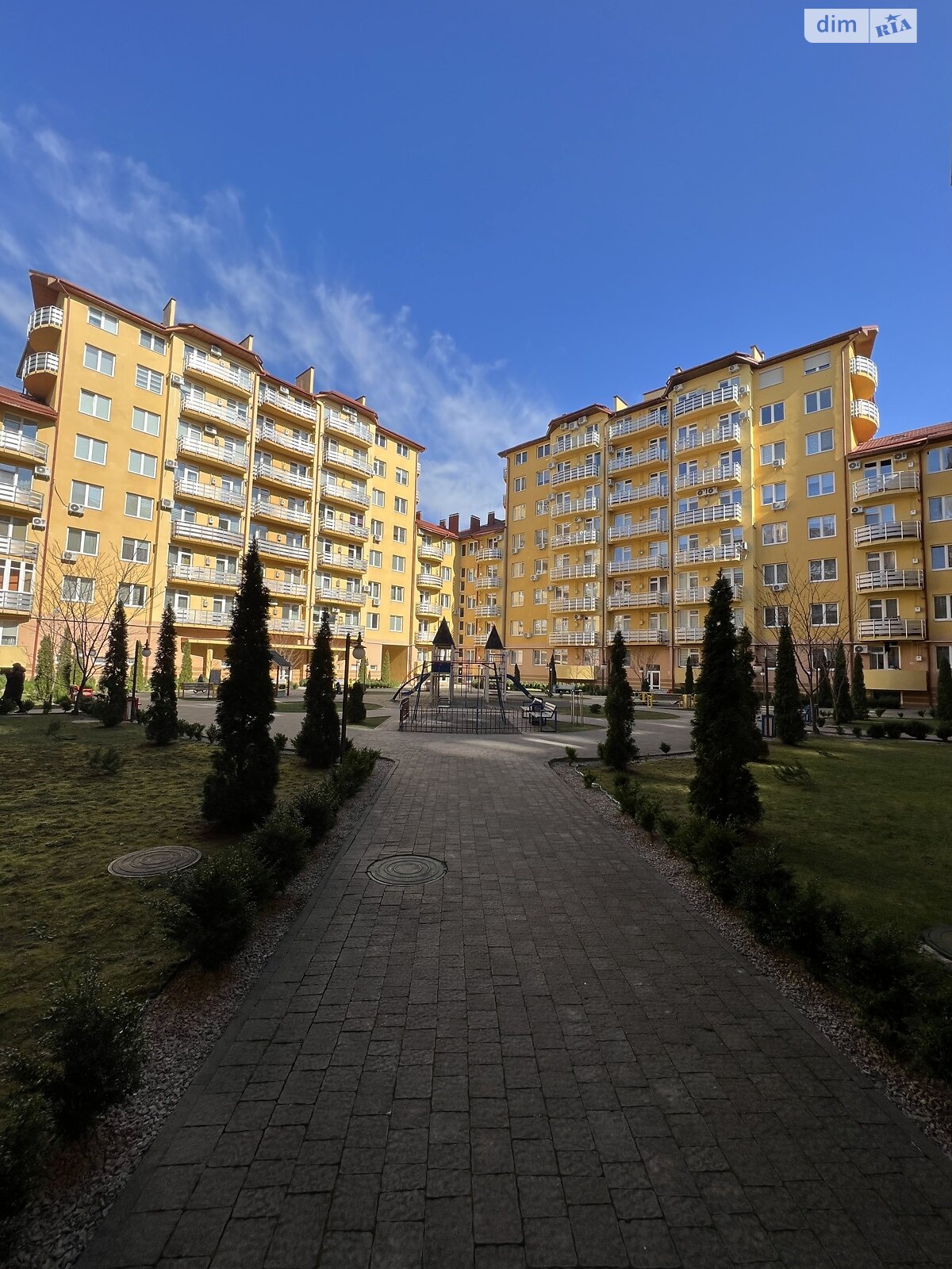 Продажа четырехкомнатной квартиры в Ужгороде, на ул. Богомольца, район Новый фото 1 Продажа четырехкомнатной квартиры в Ужгороде, на ул. Богомольца, район Новый фото 1
