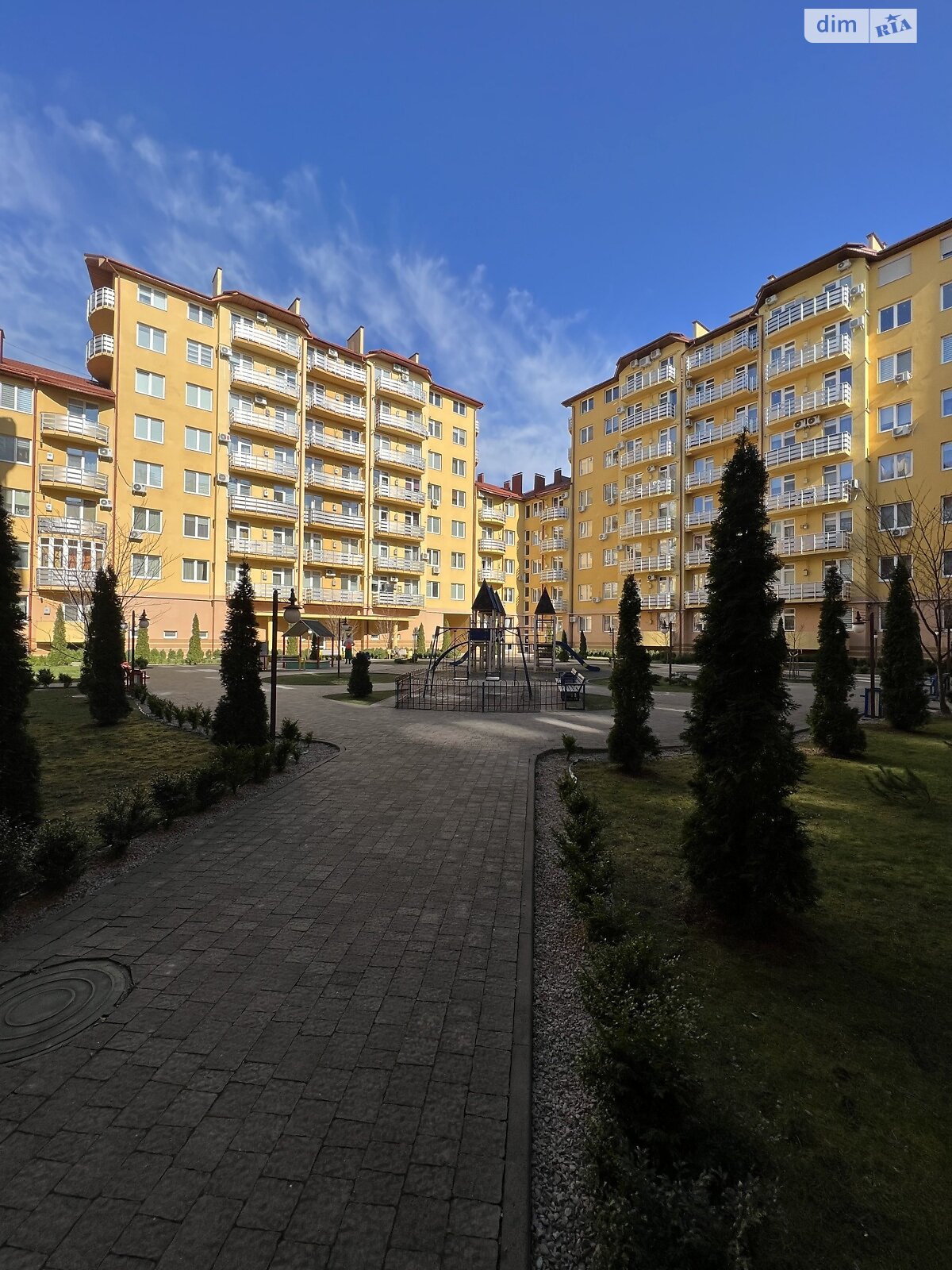 Продажа четырехкомнатной квартиры в Ужгороде, на ул. Богомольца, район Новый фото 1 Продажа четырехкомнатной квартиры в Ужгороде, на ул. Богомольца, район Новый фото 1