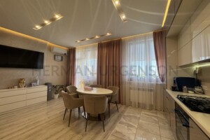 Продаж трикімнатної квартири в Ужгороді, на вул. Богомольця, район Новий фото 2