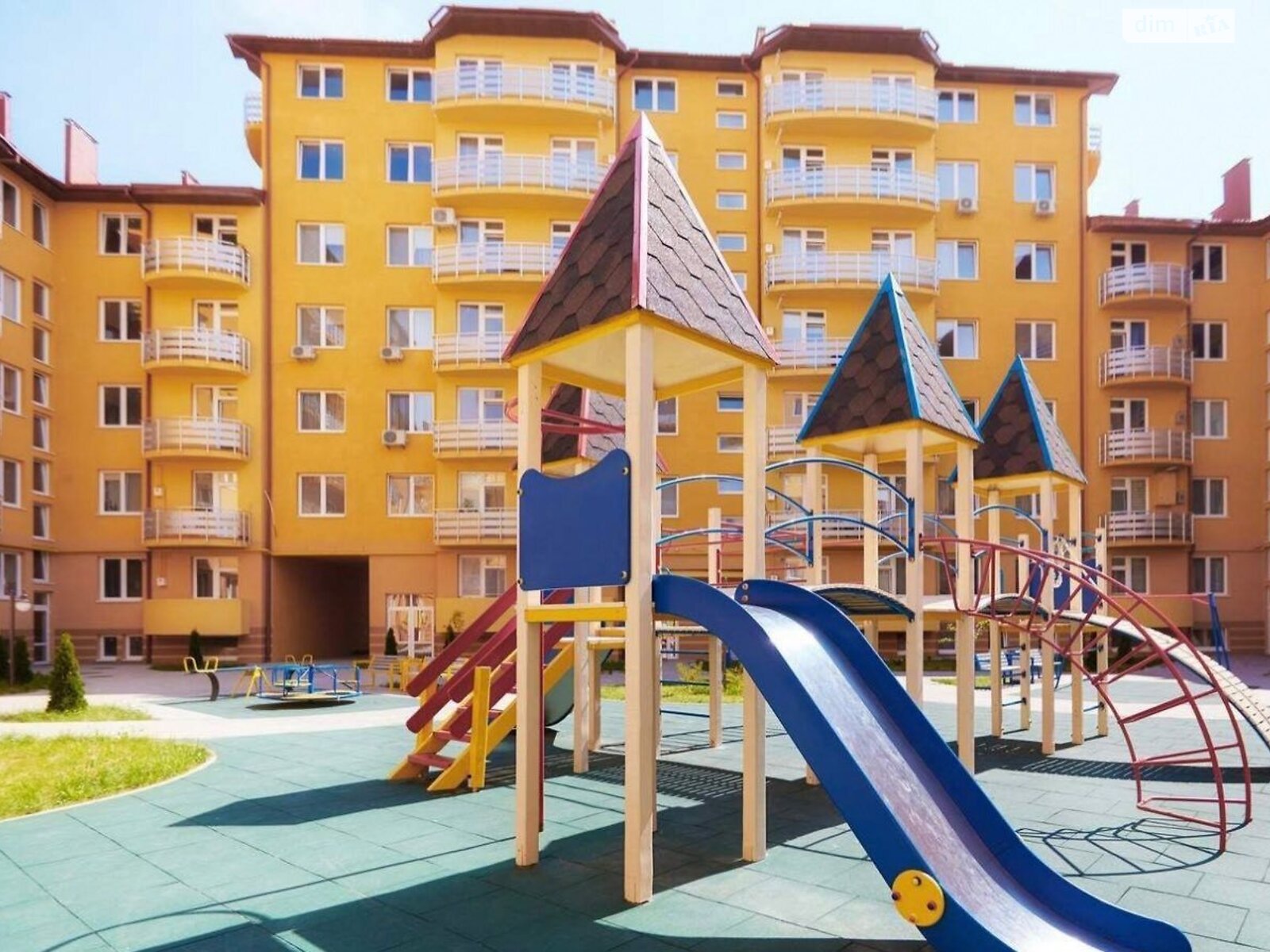Продажа четырехкомнатной квартиры в Ужгороде, на ул. Богомольца, район Новый фото 1 Продажа четырехкомнатной квартиры в Ужгороде, на ул. Богомольца, район Новый фото 1
