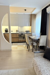 Продажа трехкомнатной квартиры в Ужгороде, на ул. Богомольца 30, район Новый фото 2
