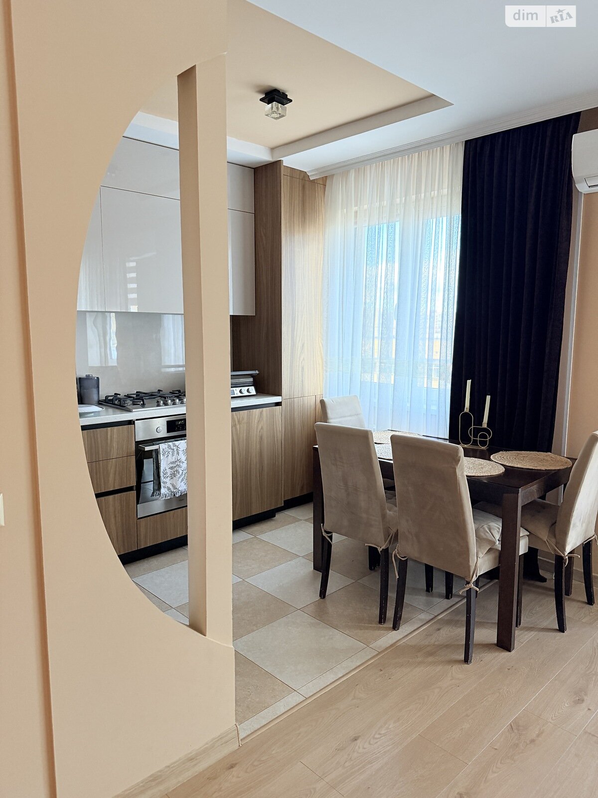 Продажа трехкомнатной квартиры в Ужгороде, на ул. Богомольца 30, район Новый фото 1 Продажа трехкомнатной квартиры в Ужгороде, на ул. Богомольца 30, район Новый фото 1