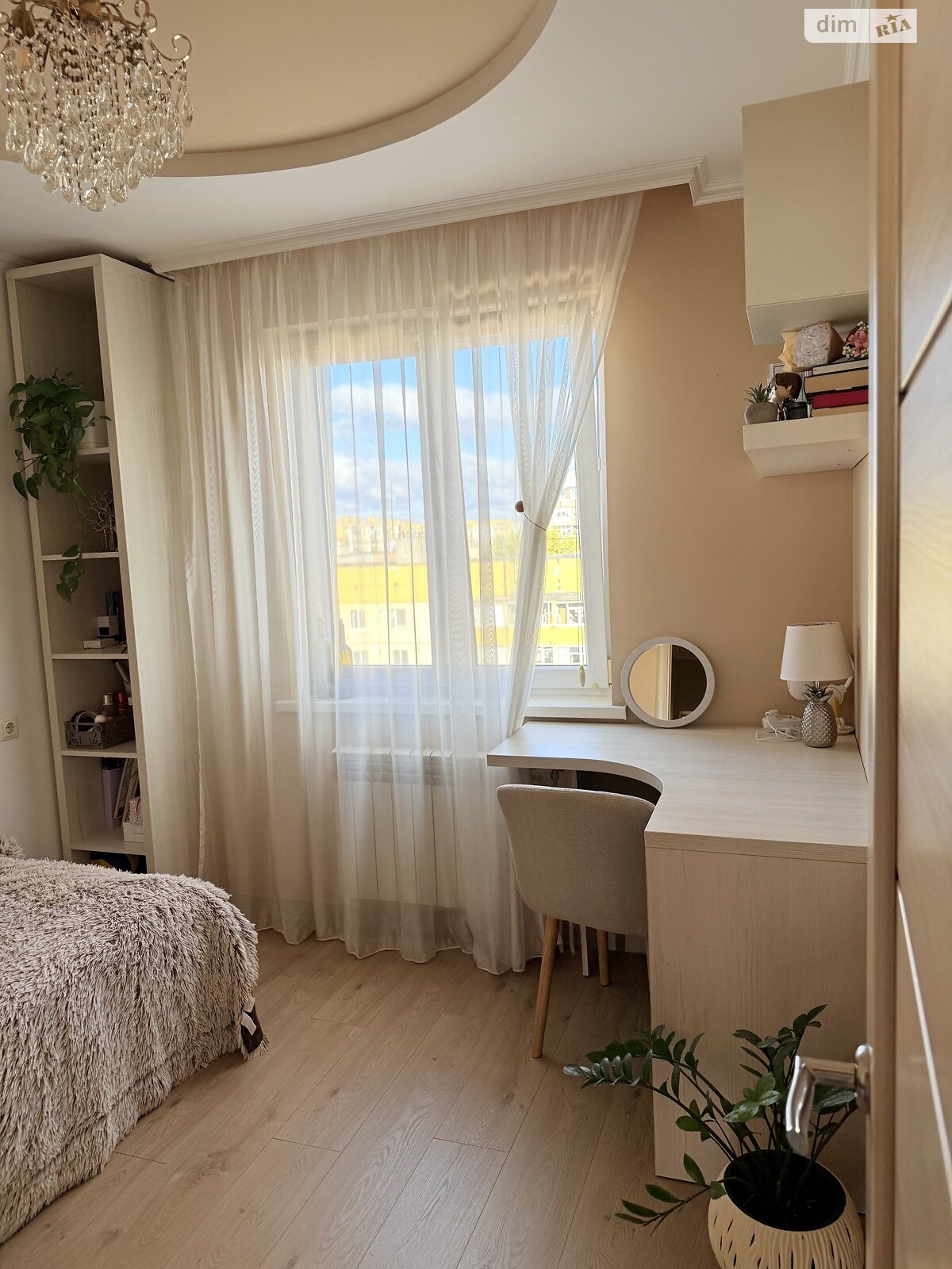 Продажа трехкомнатной квартиры в Ужгороде, на ул. Богомольца 30, район Новый фото 1 Продажа трехкомнатной квартиры в Ужгороде, на ул. Богомольца 30, район Новый фото 1