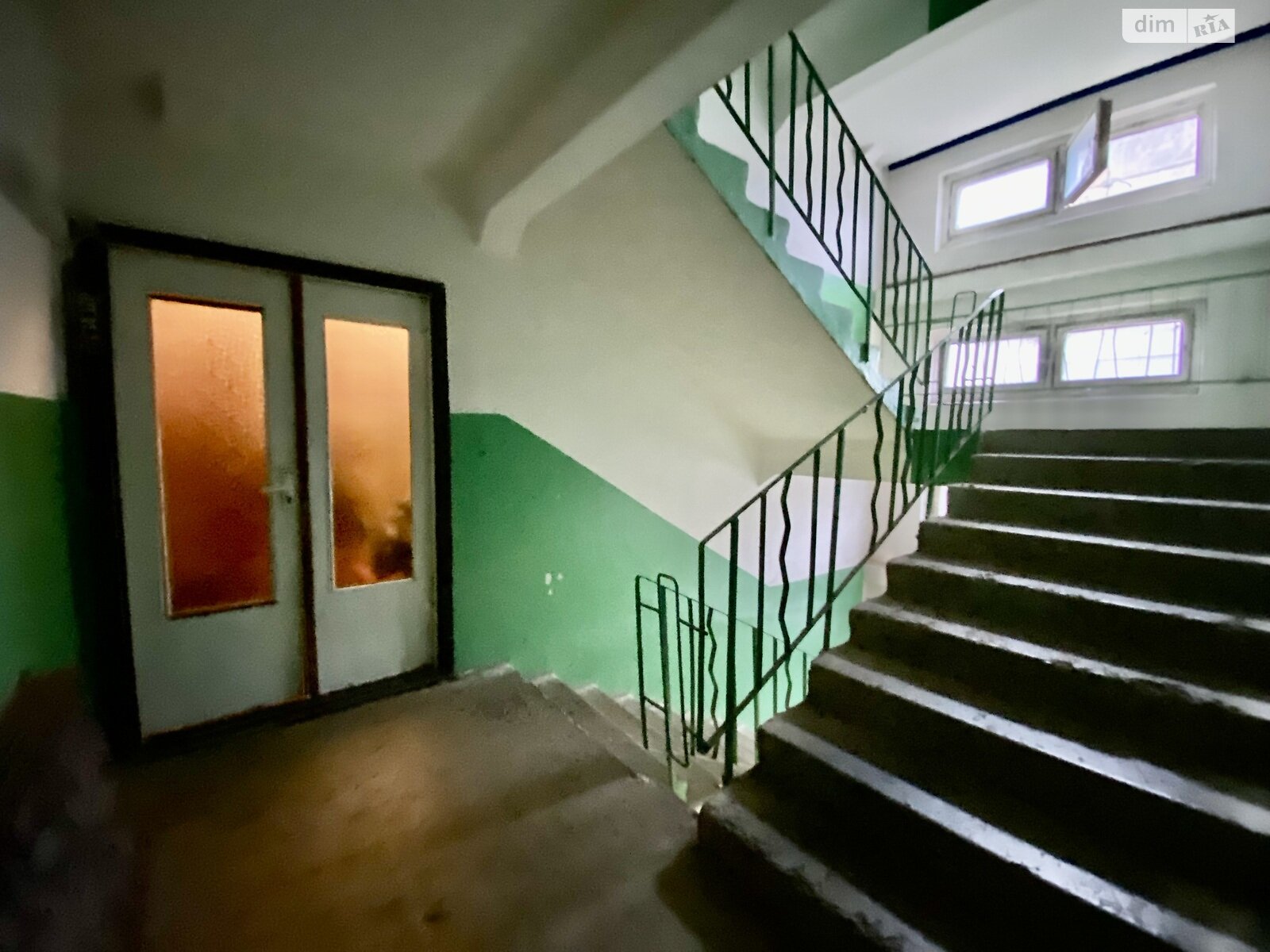 Продажа трехкомнатной квартиры в Ужгороде, на ул. Черновола 33, район Новый фото 1 Продажа трехкомнатной квартиры в Ужгороде, на ул. Черновола 33, район Новый фото 1