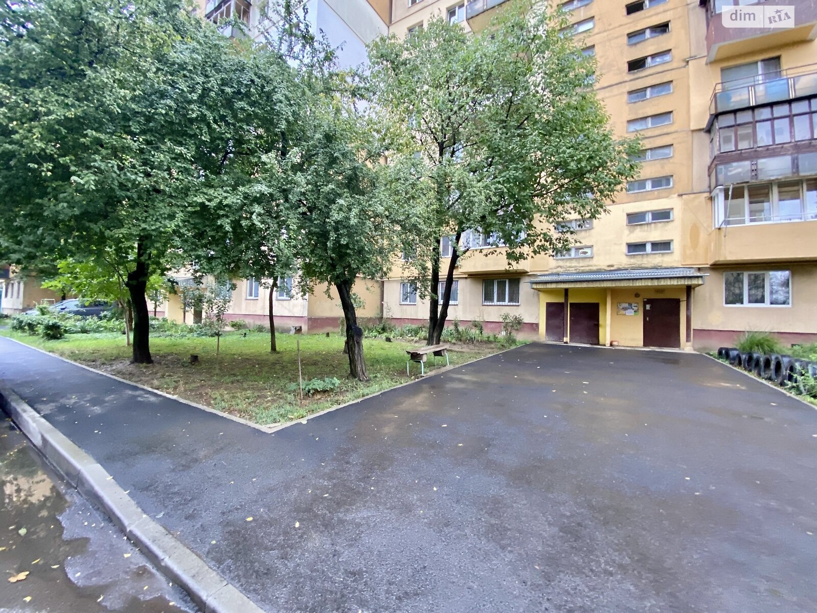 Продажа трехкомнатной квартиры в Ужгороде, на ул. Черновола 33, район Новый фото 1 Продажа трехкомнатной квартиры в Ужгороде, на ул. Черновола 33, район Новый фото 1