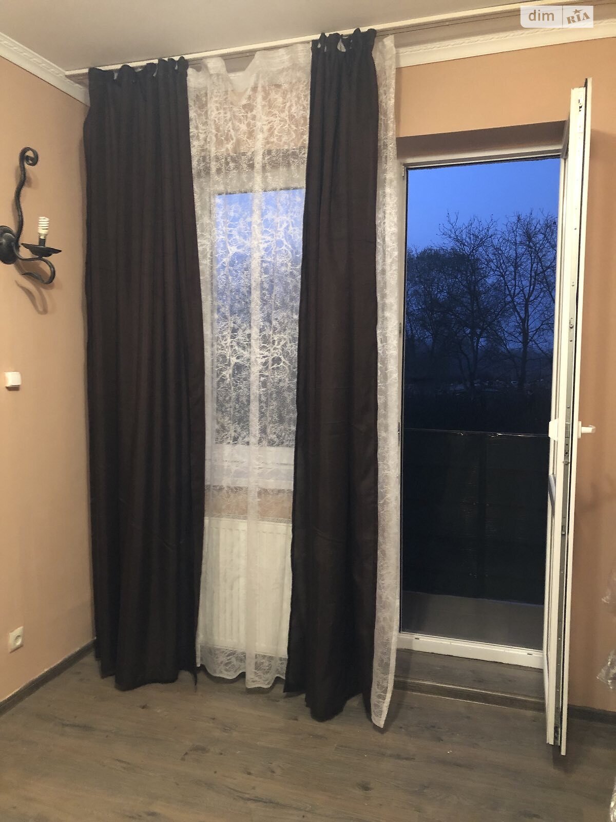 Продаж однокімнатної квартири в Ужгороді, на вул. Єнківська 29, район Новий фото 1 Продаж однокімнатної квартири в Ужгороді, на вул. Єнківська 29, район Новий фото 1
