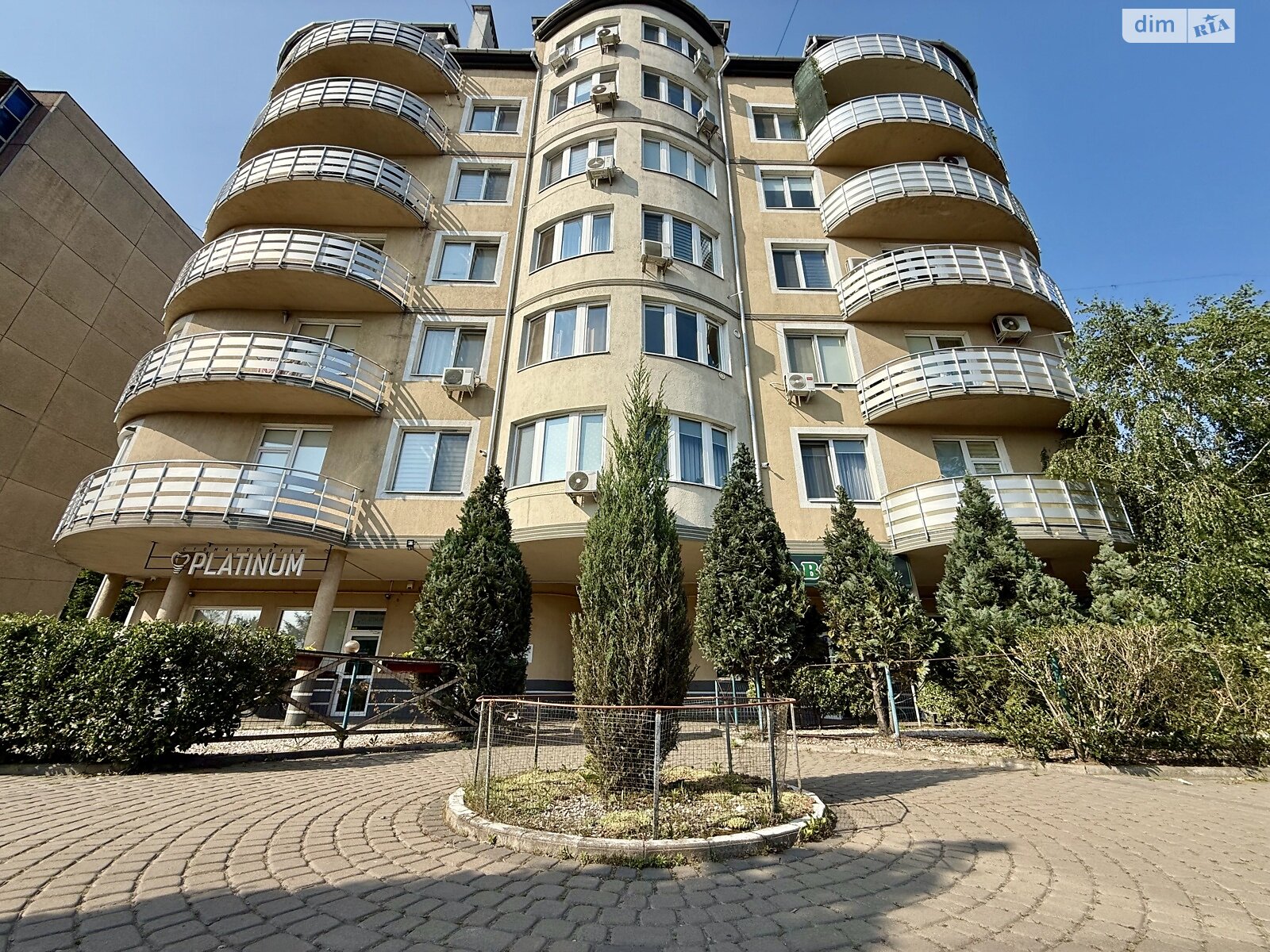 Продаж трикімнатної квартири в Ужгороді, на вул. Ігоря Сікорського 16А, кв. 44, район Новий фото 1 Продаж трикімнатної квартири в Ужгороді, на вул. Ігоря Сікорського 16А, кв. 44, район Новий фото 1