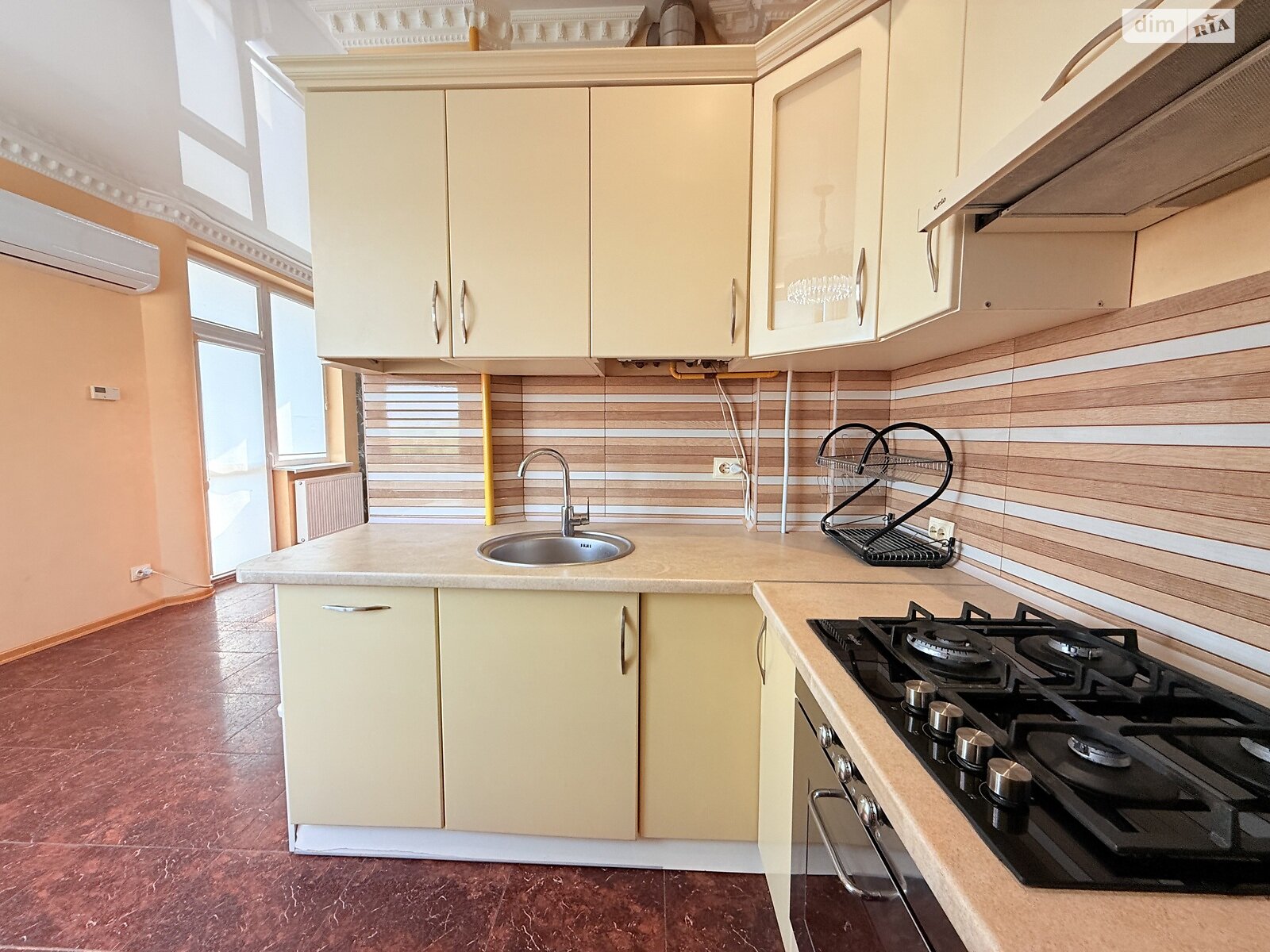 Продаж трикімнатної квартири в Ужгороді, на вул. Ігоря Сікорського 16А, кв. 44, район Новий фото 1 Продаж трикімнатної квартири в Ужгороді, на вул. Ігоря Сікорського 16А, кв. 44, район Новий фото 1