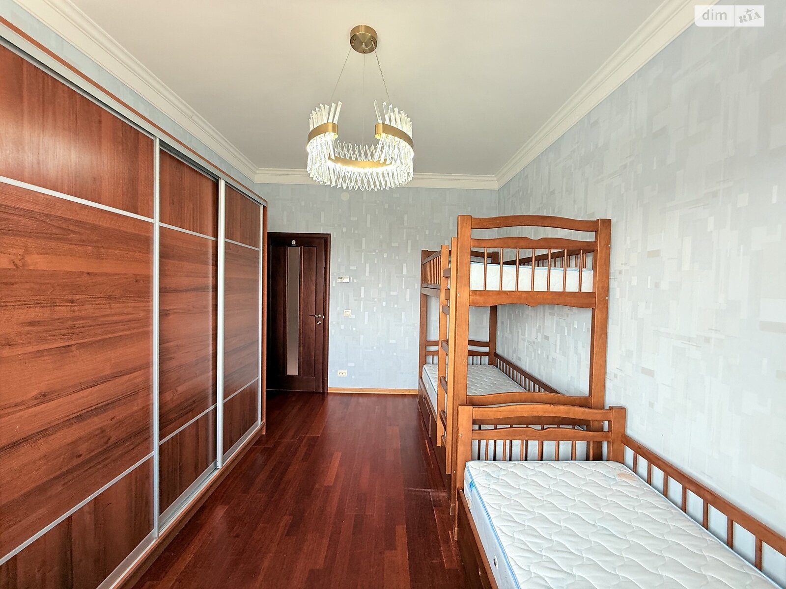 Продаж трикімнатної квартири в Ужгороді, на вул. Ігоря Сікорського 16А, кв. 44, район Новий фото 1 Продаж трикімнатної квартири в Ужгороді, на вул. Ігоря Сікорського 16А, кв. 44, район Новий фото 1