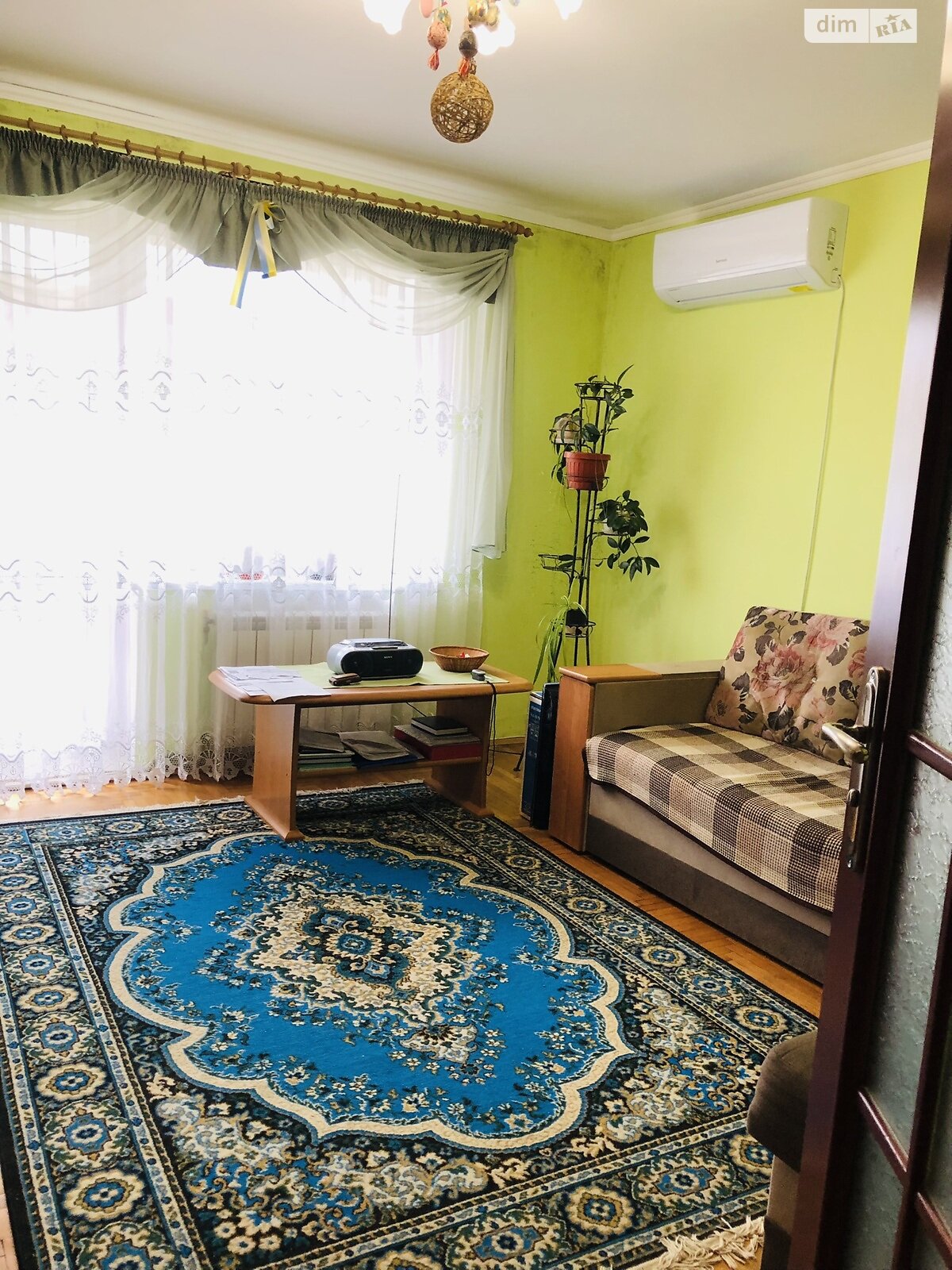Продаж трикімнатної квартири в Ужгороді, на вул. Капушанська, район Новий фото 1 Продаж трикімнатної квартири в Ужгороді, на вул. Капушанська, район Новий фото 1