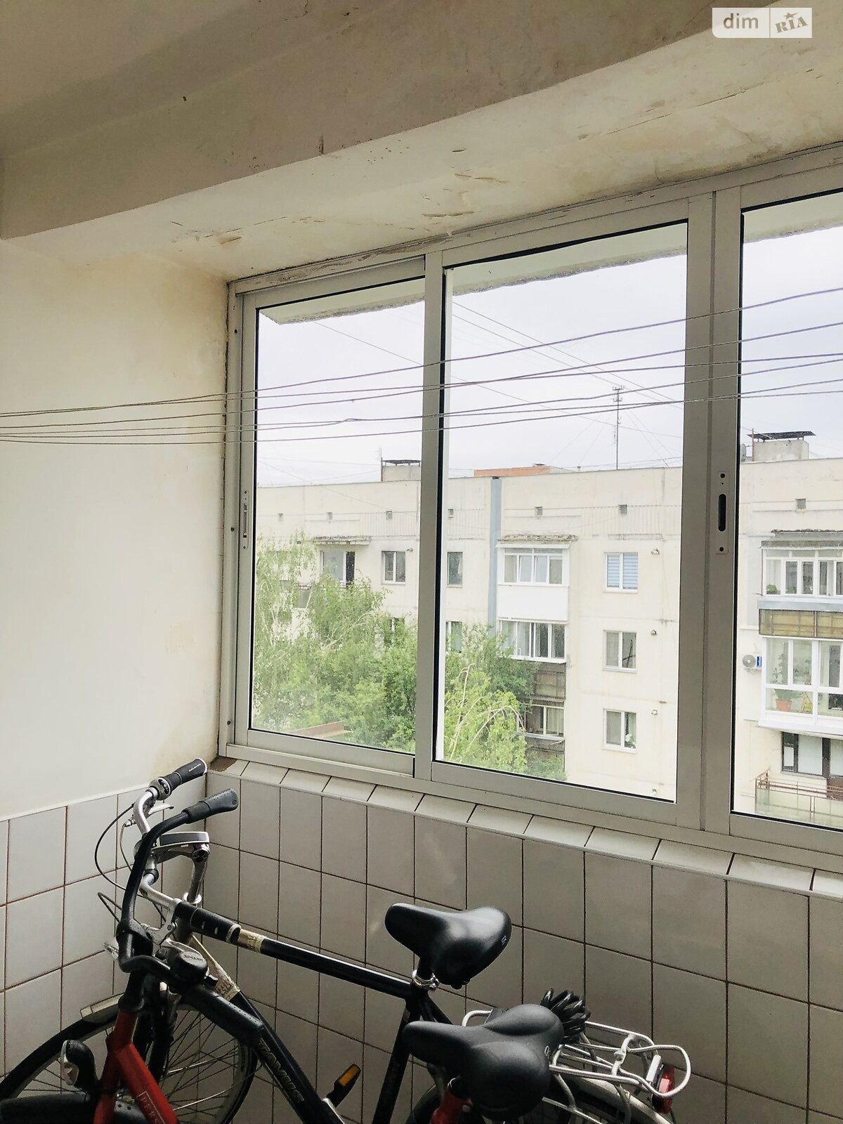 Продаж трикімнатної квартири в Ужгороді, на вул. Капушанська, район Новий фото 1 Продаж трикімнатної квартири в Ужгороді, на вул. Капушанська, район Новий фото 1