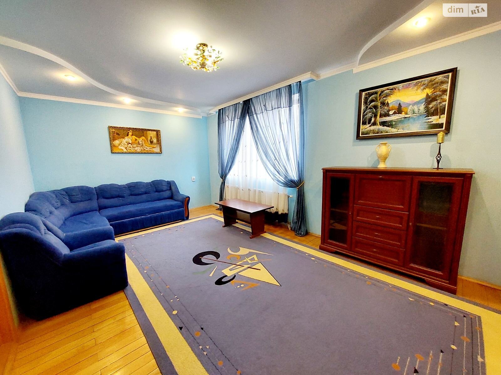 Продажа трехкомнатной квартиры в Ужгороде, на ул. Капушанская, район Новый фото 1 Продажа трехкомнатной квартиры в Ужгороде, на ул. Капушанская, район Новый фото 1
