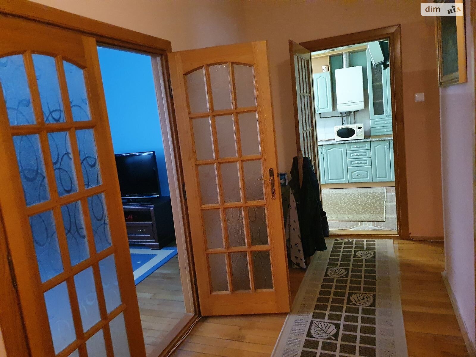 Продажа трехкомнатной квартиры в Ужгороде, на ул. Капушанская, район Новый фото 1 Продажа трехкомнатной квартиры в Ужгороде, на ул. Капушанская, район Новый фото 1