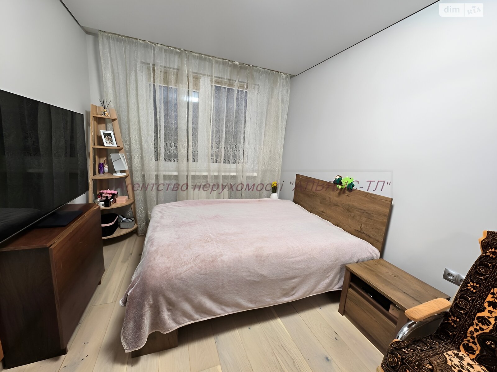 Продажа трехкомнатной квартиры в Ужгороде, на ул. Легоцкого, район Новый фото 1 Продажа трехкомнатной квартиры в Ужгороде, на ул. Легоцкого, район Новый фото 1
