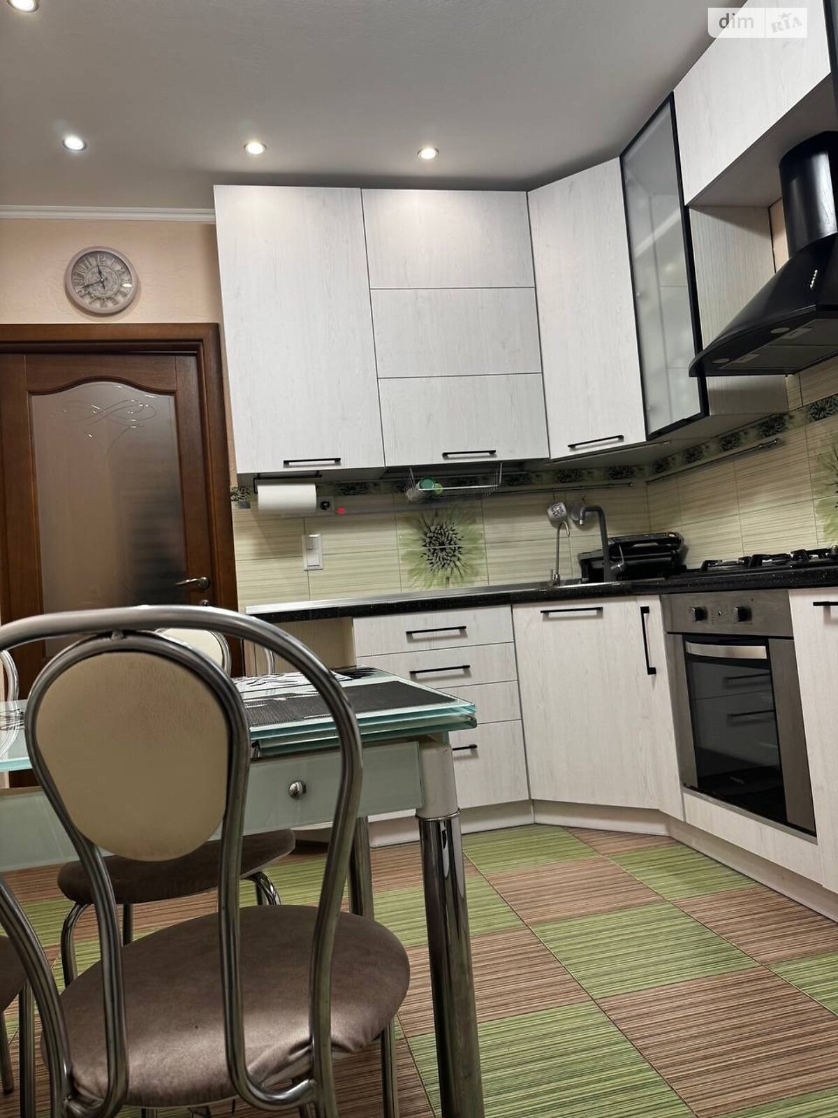 Продажа трехкомнатной квартиры в Ужгороде, на ул. Легоцкого 72, район Новый фото 1 Продажа трехкомнатной квартиры в Ужгороде, на ул. Легоцкого 72, район Новый фото 1