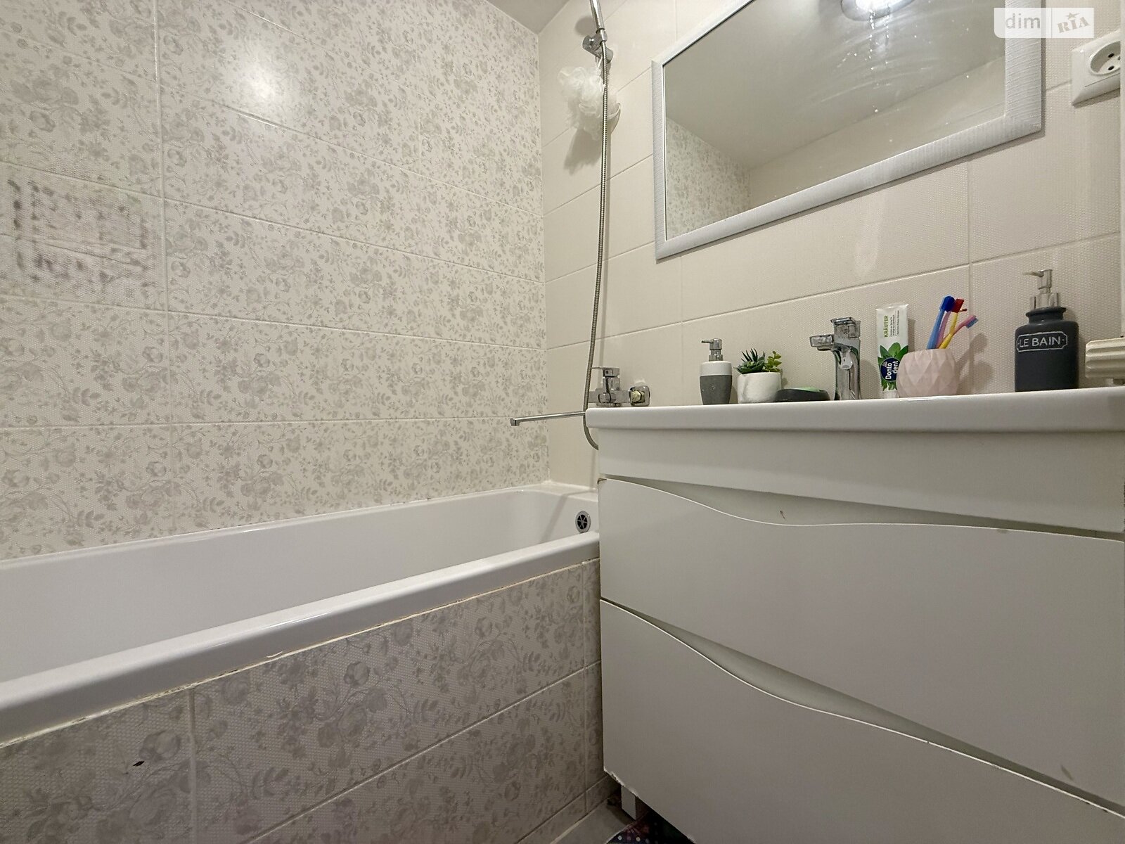 Продаж двокімнатної квартири в Ужгороді, на вул. Легоцького 38, кв. 14, район Новий фото 1 Продаж двокімнатної квартири в Ужгороді, на вул. Легоцького 38, кв. 14, район Новий фото 1
