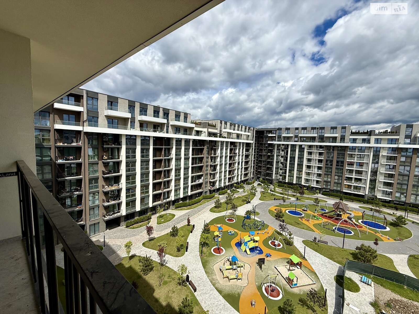 Продажа трехкомнатной квартиры в Ужгороде, на ул. Легоцкого 80 корпус 1, кв. 35, район Новый фото 1 Продажа трехкомнатной квартиры в Ужгороде, на ул. Легоцкого 80 корпус 1, кв. 35, район Новый фото 1