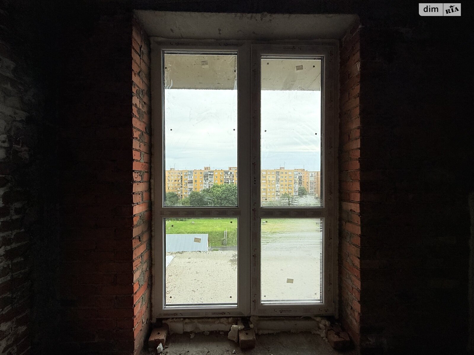 Продаж однокімнатної квартири в Ужгороді, на вул. Легоцького 64А, кв. 65, район Новий фото 1 Продаж однокімнатної квартири в Ужгороді, на вул. Легоцького 64А, кв. 65, район Новий фото 1