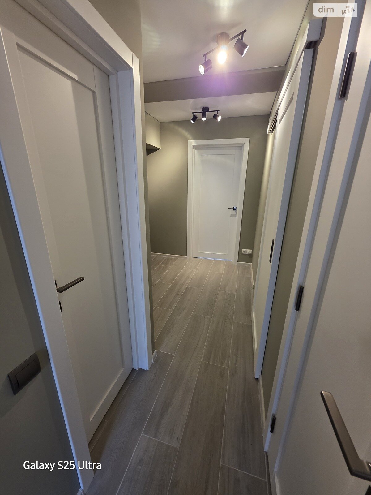 Продажа двухкомнатной квартиры в Ужгороде, на ул. Легоцкого 5/1, район Новый фото 1 Продажа двухкомнатной квартиры в Ужгороде, на ул. Легоцкого 5/1, район Новый фото 1