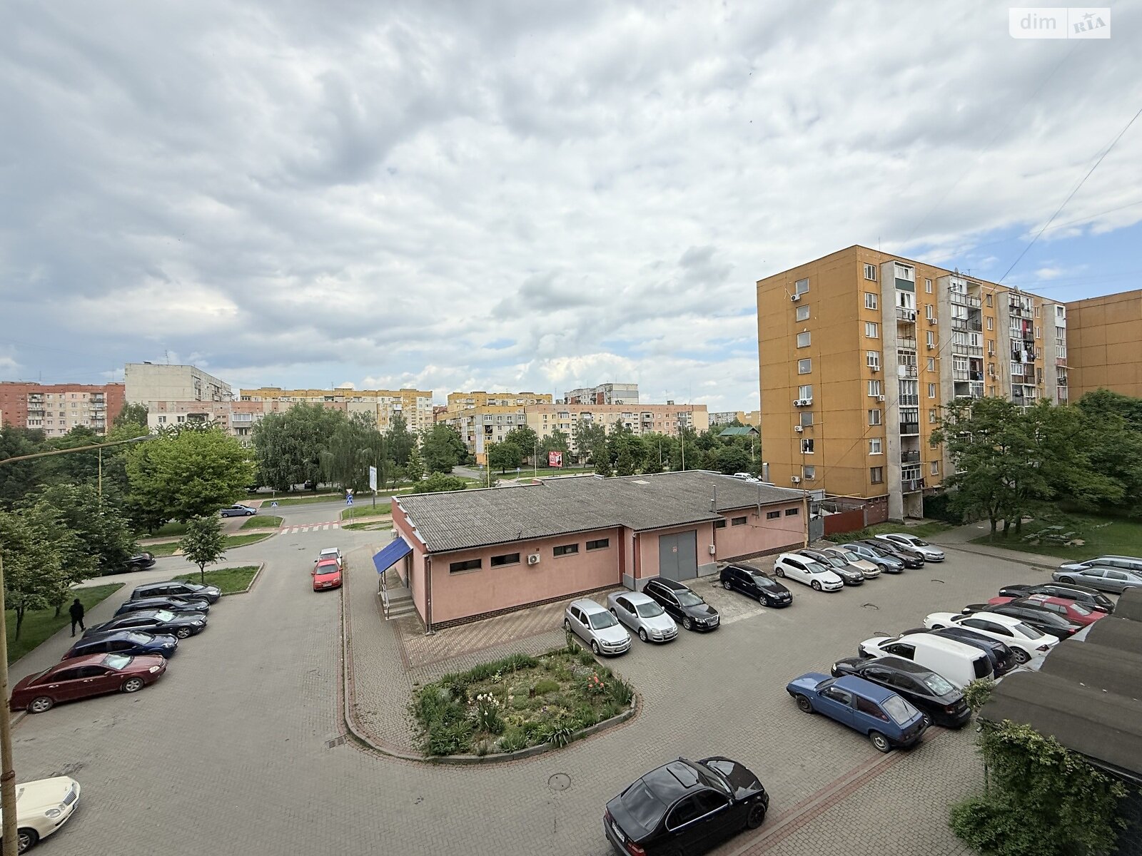 Продажа двухкомнатной квартиры в Ужгороде, на ул. Легоцкого 70, кв. 32, район Новый фото 1 Продажа двухкомнатной квартиры в Ужгороде, на ул. Легоцкого 70, кв. 32, район Новый фото 1