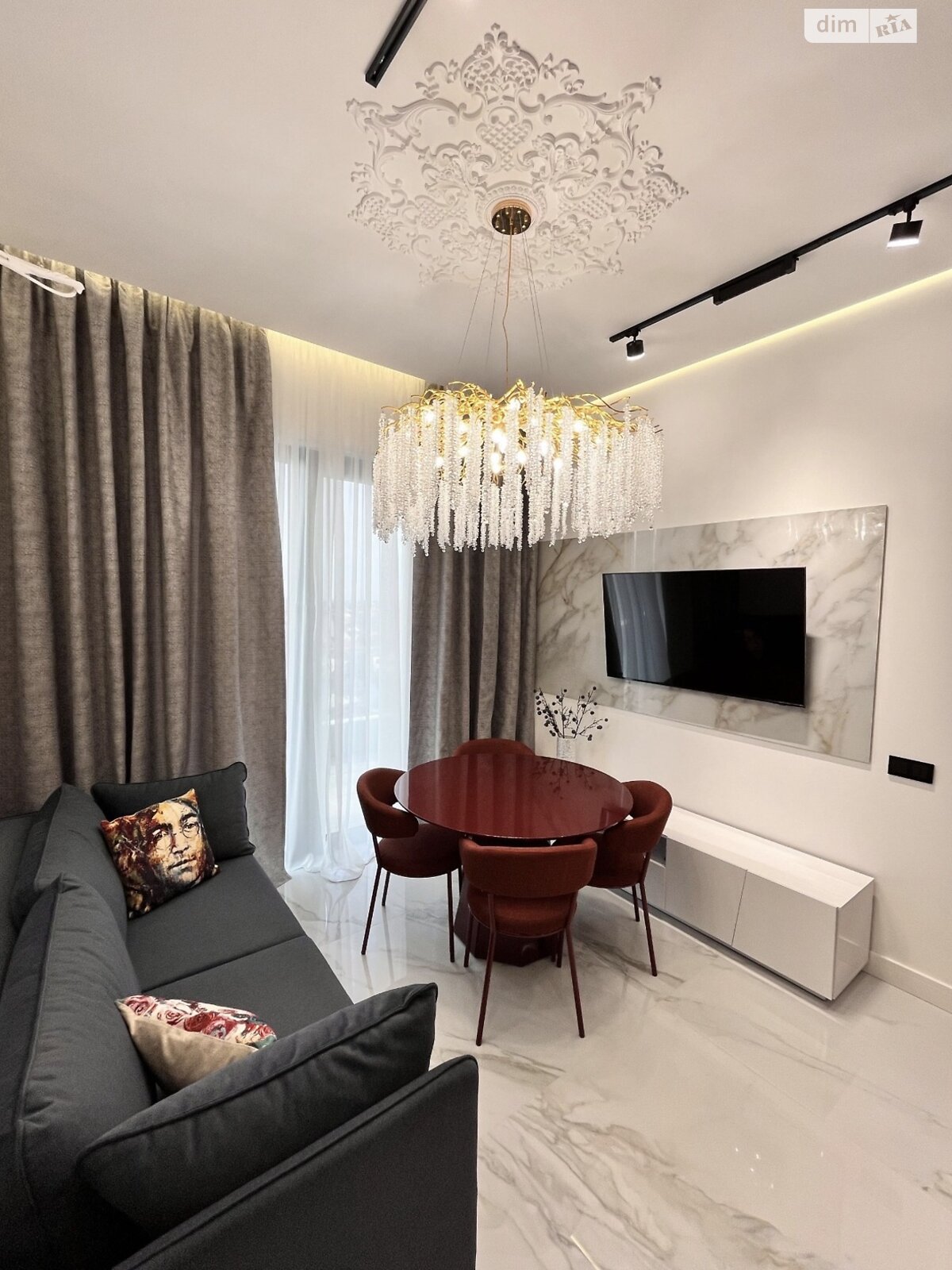 Продажа трехкомнатной квартиры в Ужгороде, на ул. Легоцкого 80, район Новый фото 1