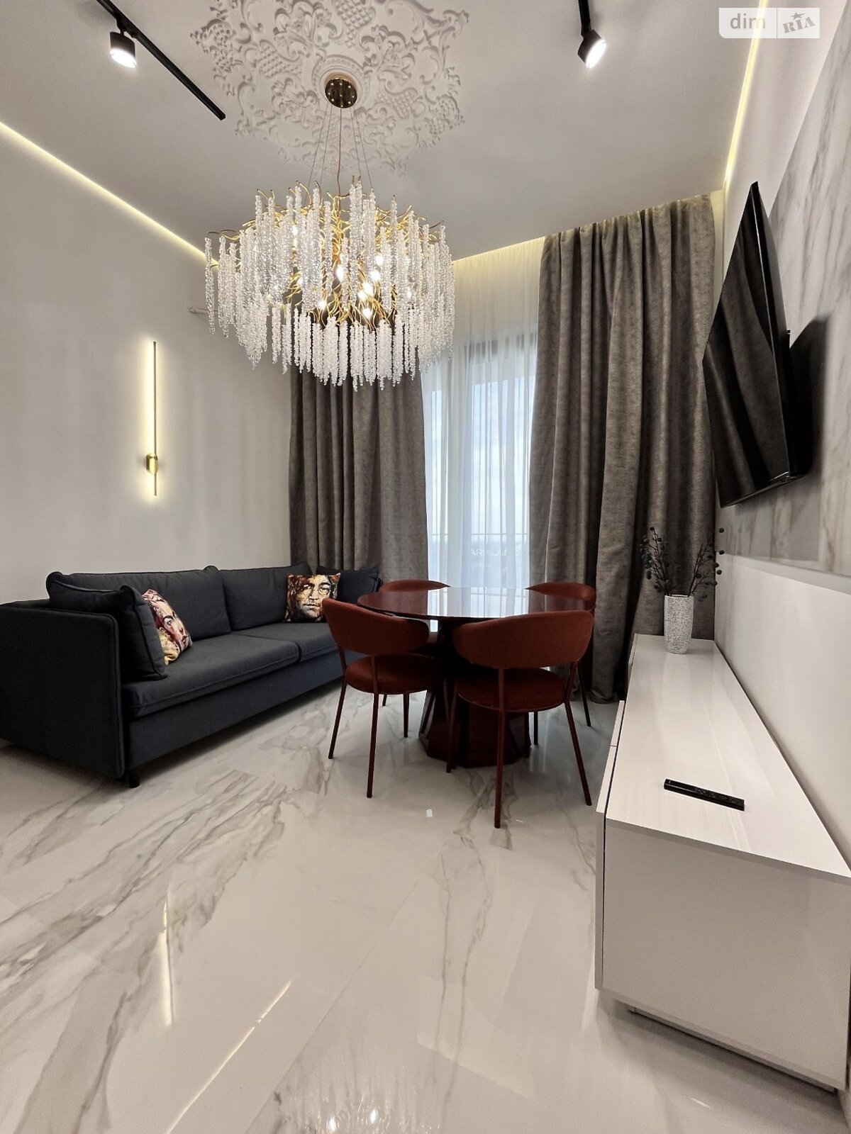 Продажа трехкомнатной квартиры в Ужгороде, на ул. Легоцкого 80, район Новый фото 1