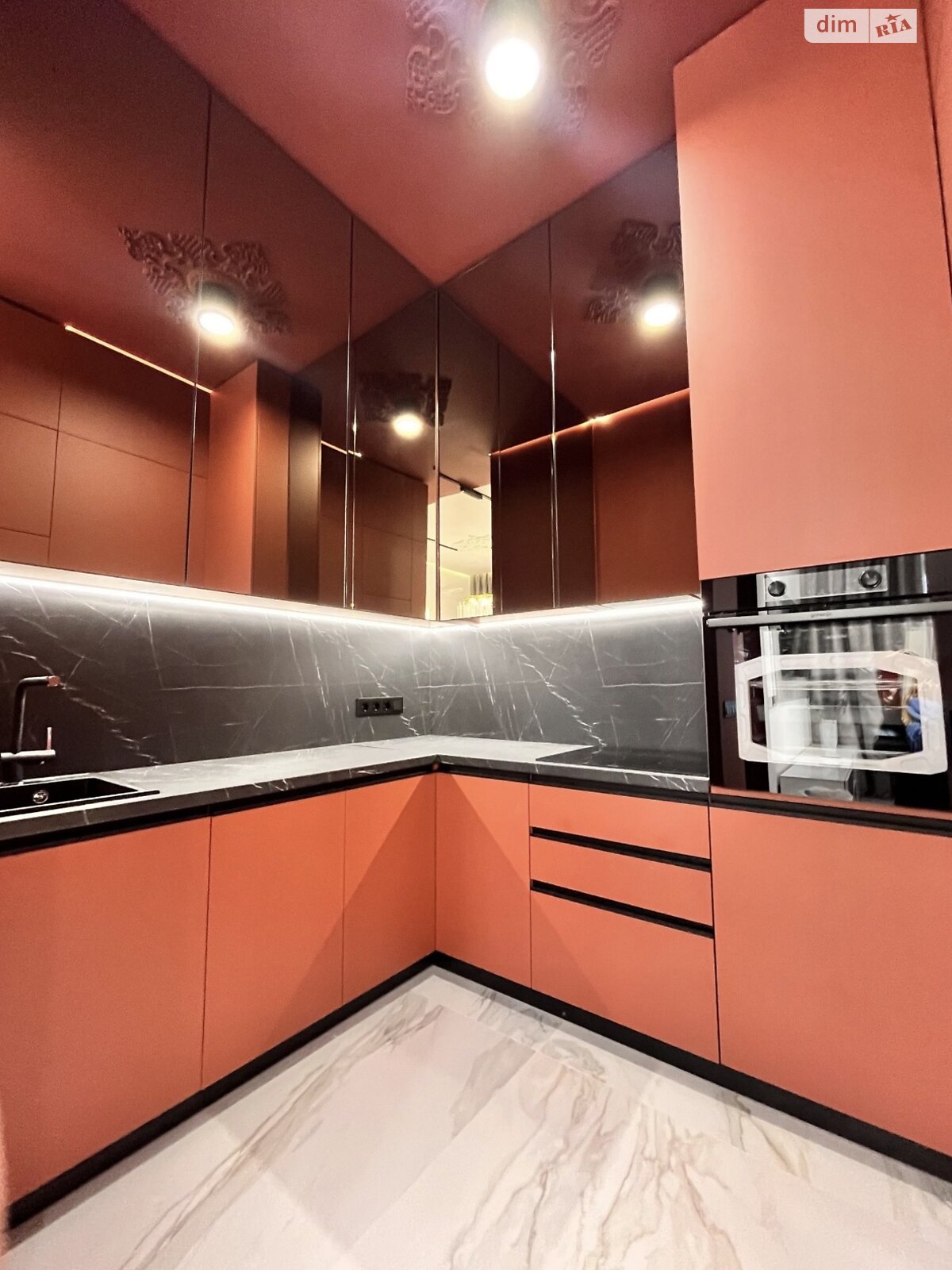 Продажа трехкомнатной квартиры в Ужгороде, на ул. Легоцкого 80, район Новый фото 1