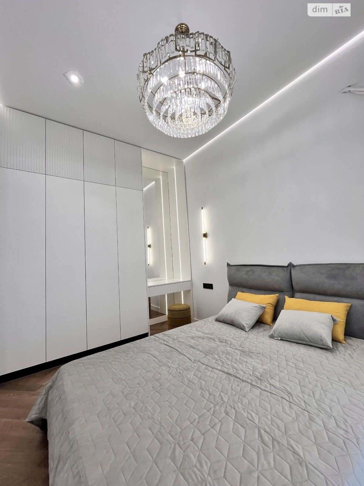 Продажа трехкомнатной квартиры в Ужгороде, на ул. Легоцкого 80, район Новый фото 1