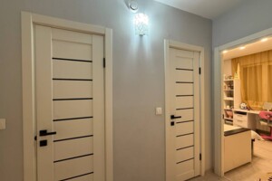 Продаж трикімнатної квартири в Ужгороді, на вул. Міцкевича, район Новий фото 2