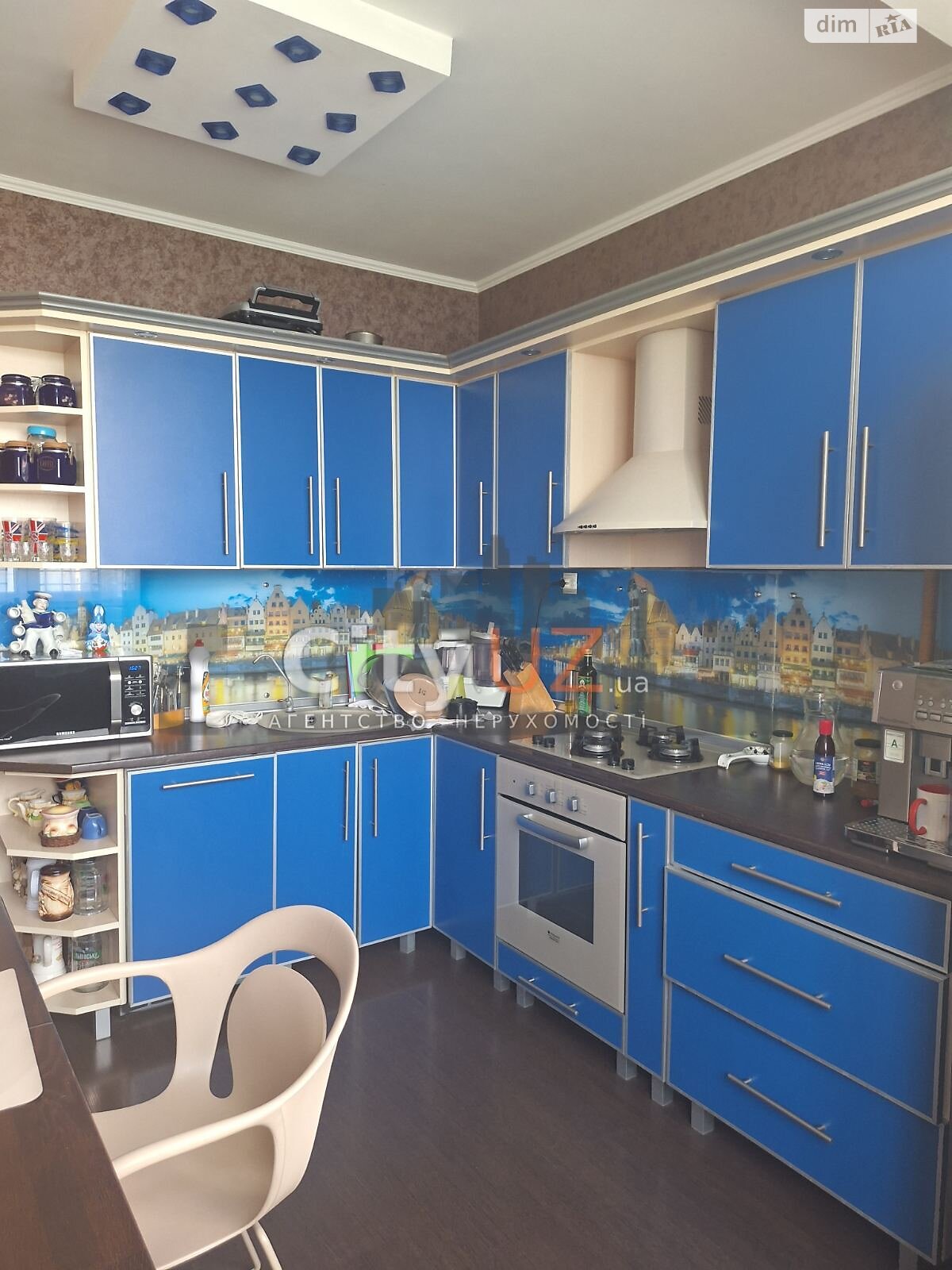 Продажа трехкомнатной квартиры в Ужгороде, на ул. Свободы Генерала, район Новый фото 1 Продажа трехкомнатной квартиры в Ужгороде, на ул. Свободы Генерала, район Новый фото 1