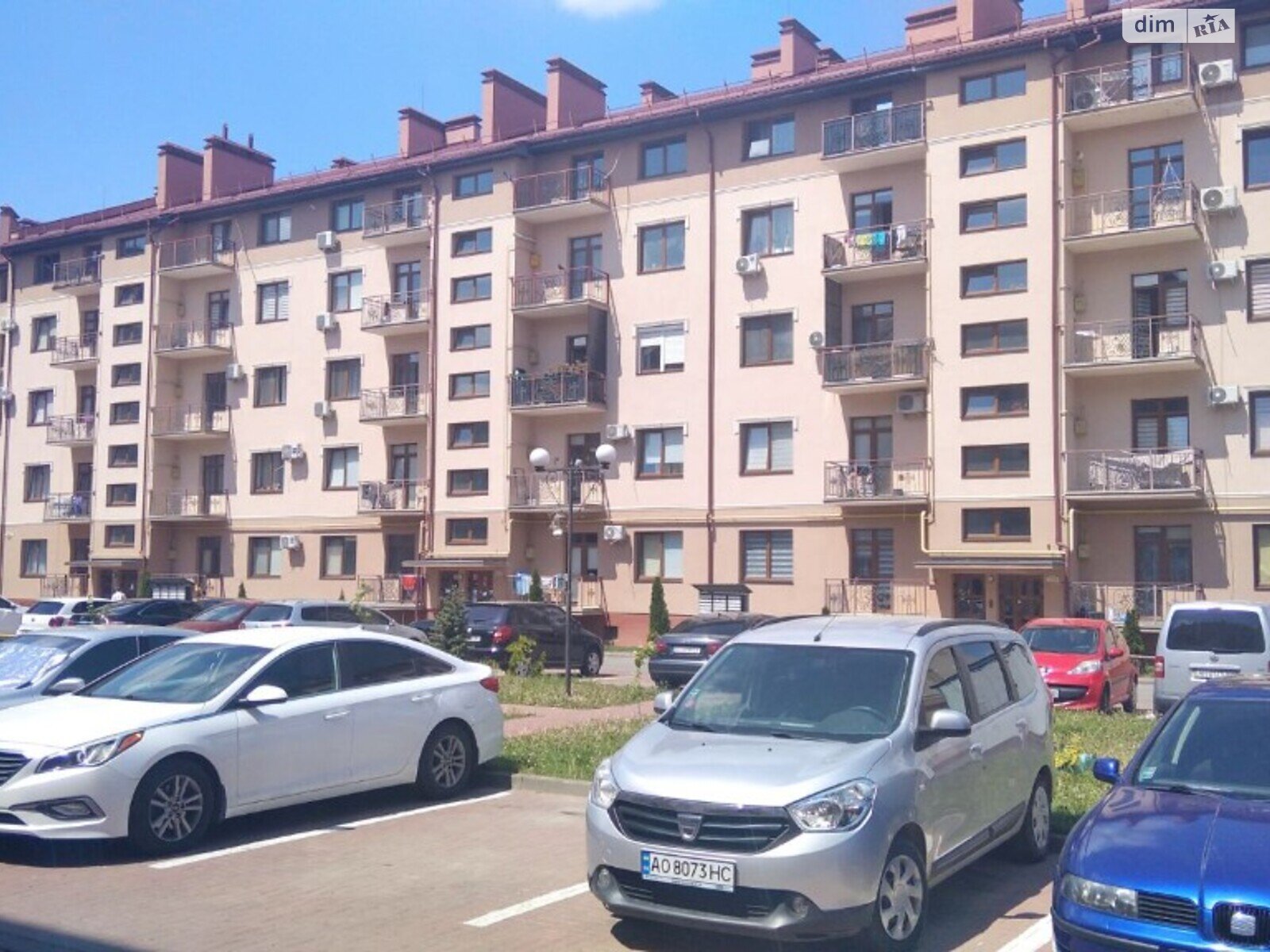 Продажа трехкомнатной квартиры в Ужгороде, на ул. Тлехаса, район Новый фото 1