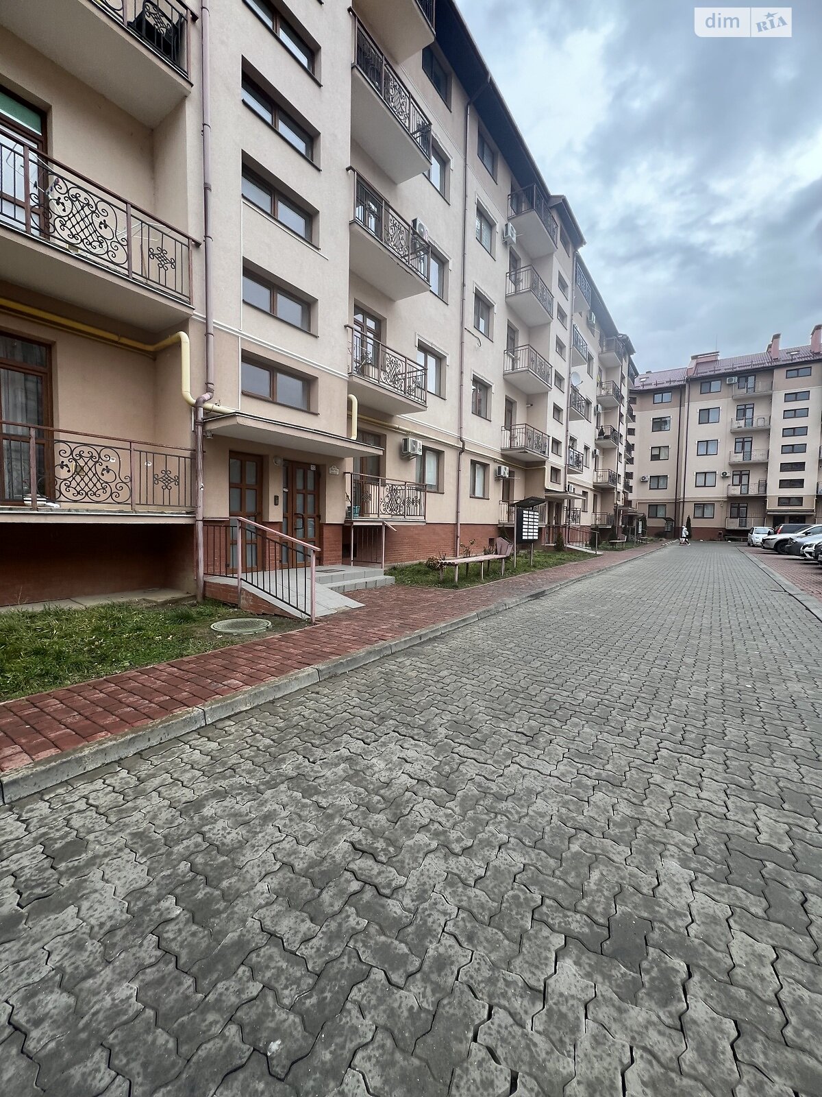 Продажа двухкомнатной квартиры в Ужгороде, на ул. Тлехаса, район Новый фото 1 Продажа двухкомнатной квартиры в Ужгороде, на ул. Тлехаса, район Новый фото 1