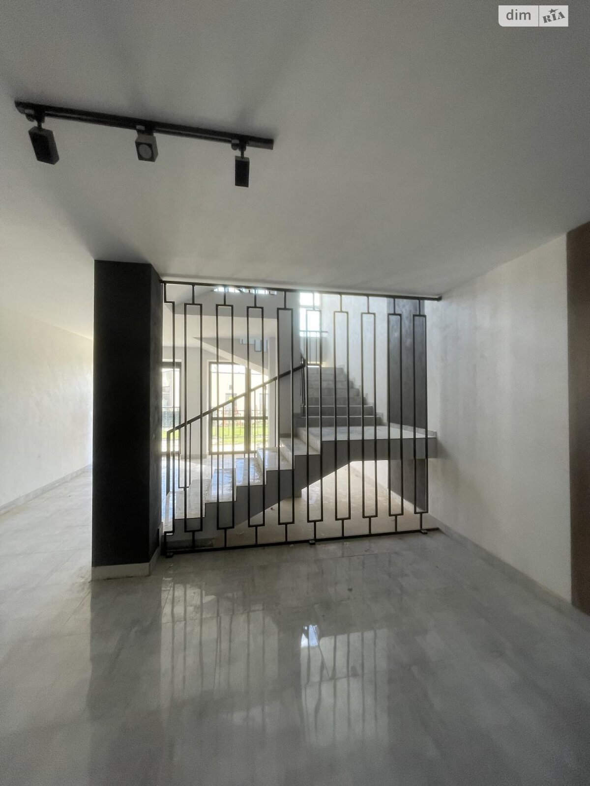 Продажа однокомнатной квартиры в Ужгороде, на ул. Тлехаса 19 корпус 4, район Новый фото 1 Продажа однокомнатной квартиры в Ужгороде, на ул. Тлехаса 19 корпус 4, район Новый фото 1