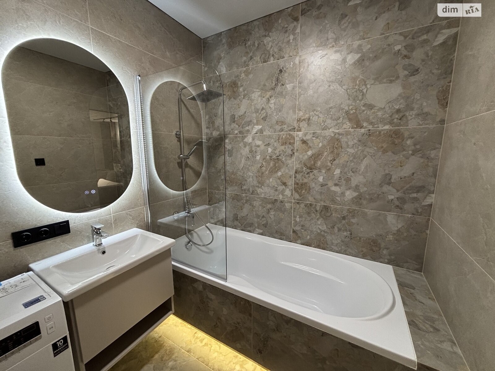 Продажа двухкомнатной квартиры в Ужгороде, на ул. Тлехаса 19 корпус 3, район Новый фото 1