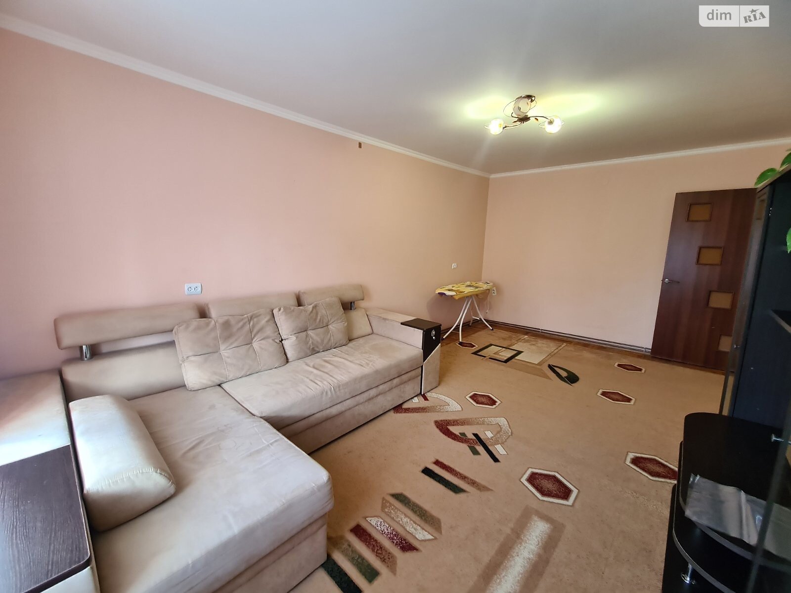 Продаж трикімнатної квартири в Ужгороді, на вул. Грушевського, кв. 42, район П'яний базар фото 1