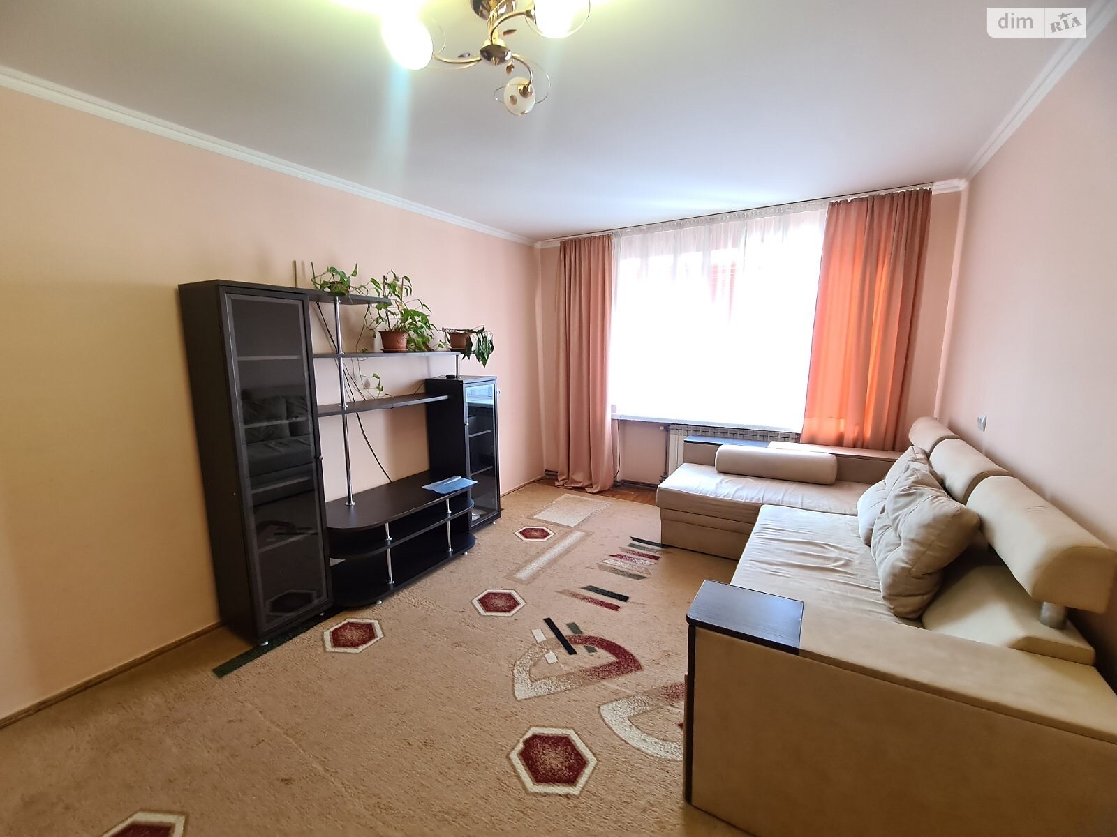 Продаж трикімнатної квартири в Ужгороді, на вул. Грушевського, кв. 42, район П'яний базар фото 1